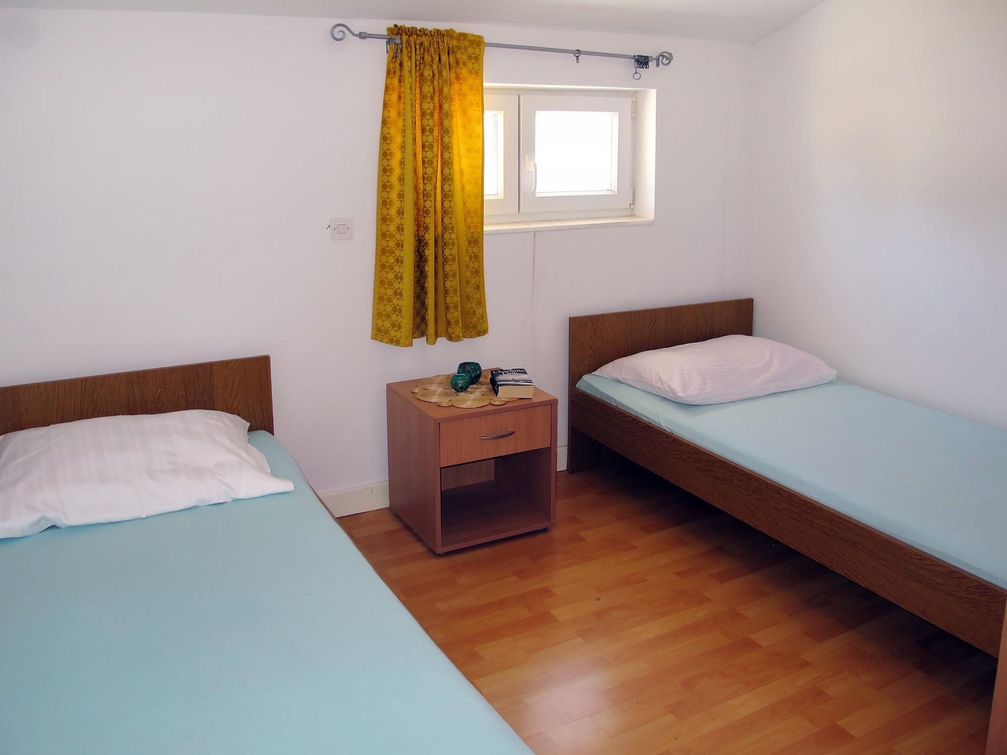 Foto 10 - Apartment mit 3 Schlafzimmern in Novigrad mit terrasse und blick aufs meer