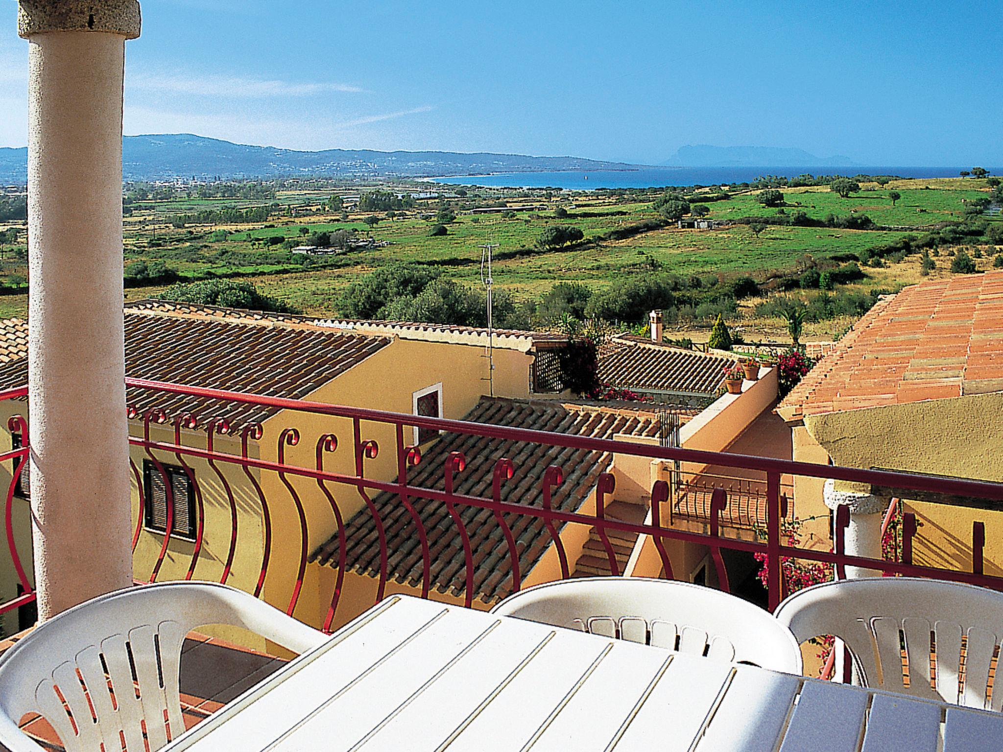 Photo 3 - Appartement de 1 chambre à Budoni avec terrasse et vues à la mer