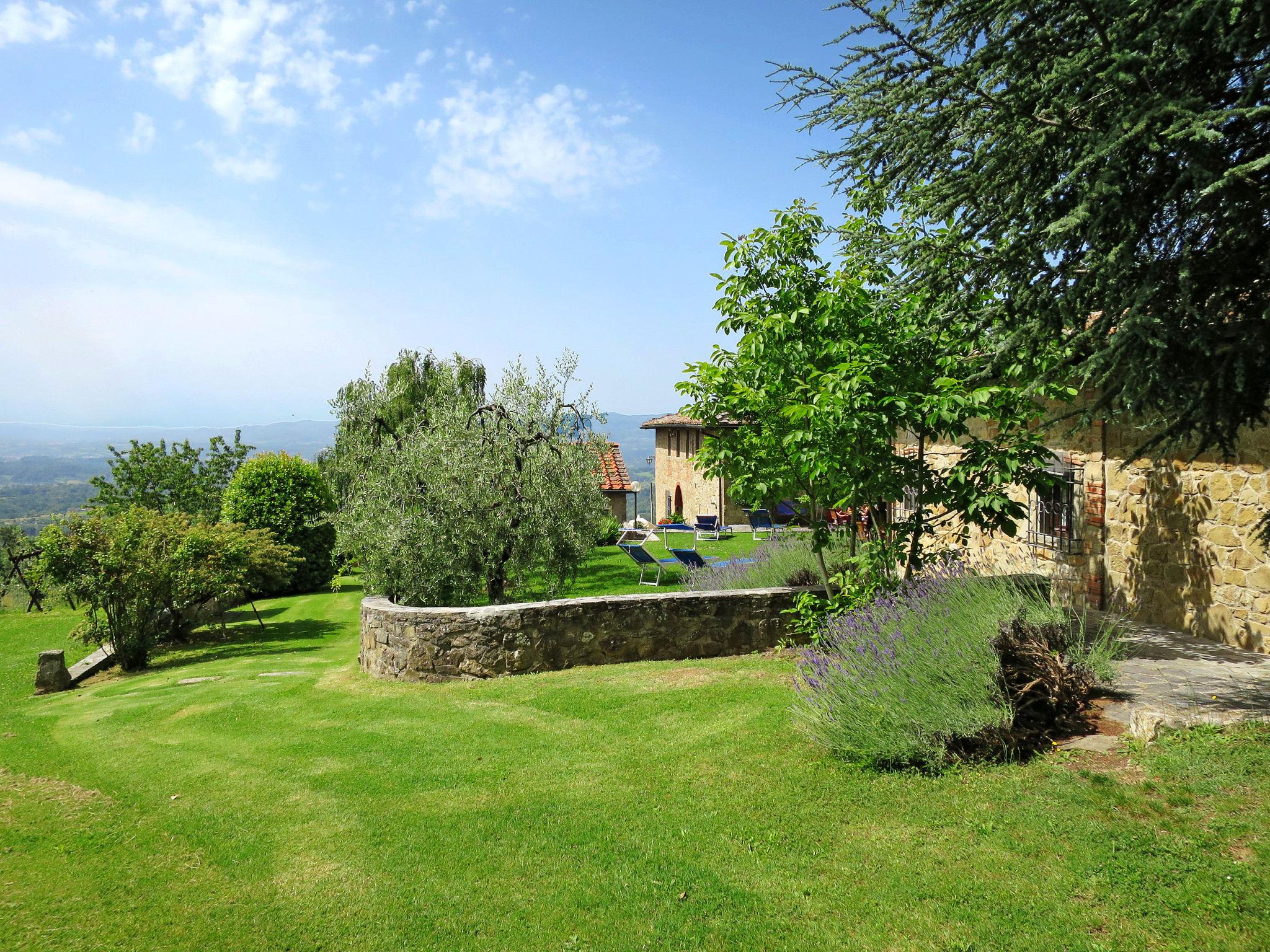 Photo 30 - Maison de 3 chambres à Loro Ciuffenna avec piscine et jardin