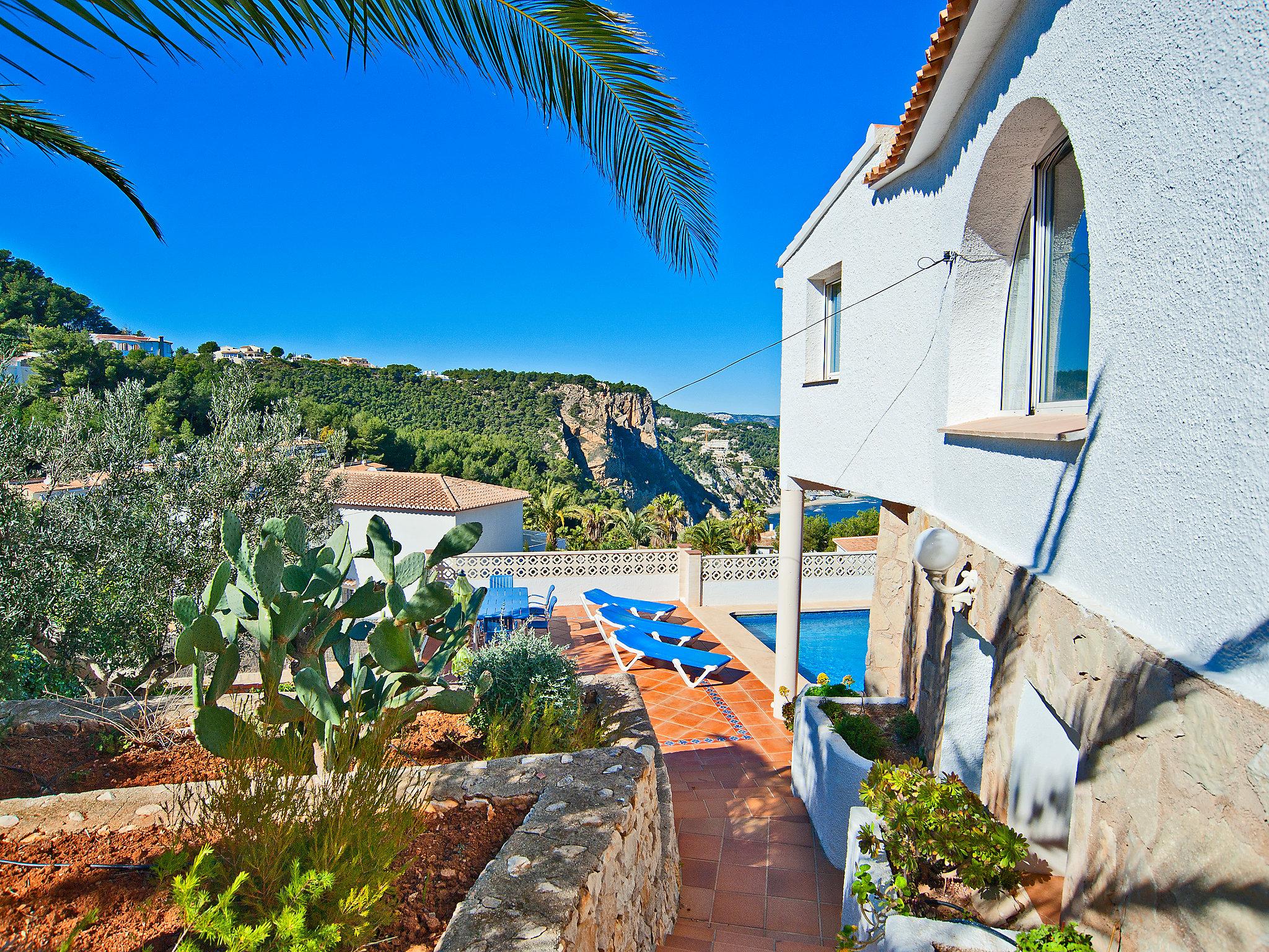 Foto 17 - Casa de 3 quartos em Jávea com piscina privada e vistas do mar