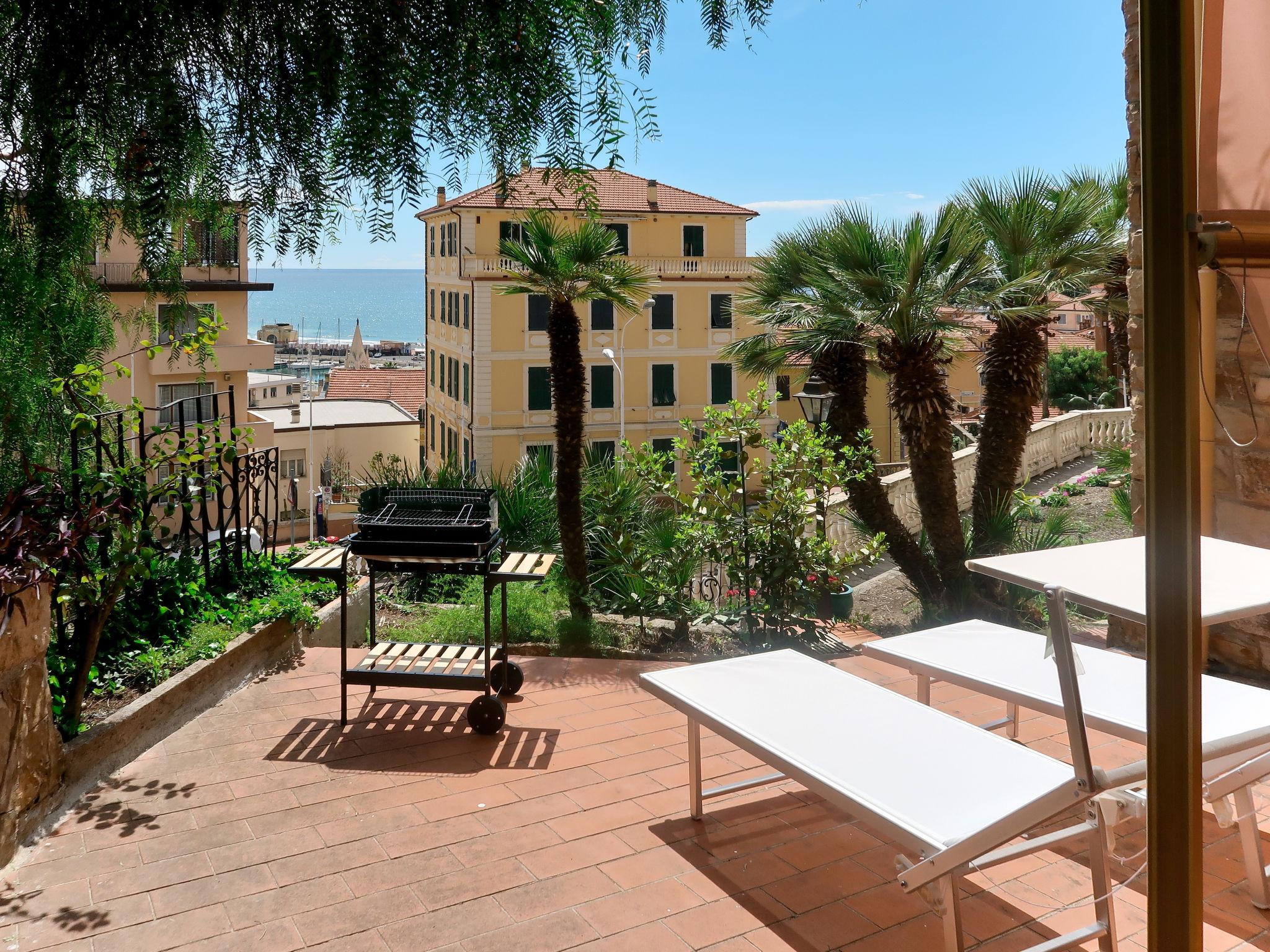 Photo 21 - 2 bedroom Apartment in Imperia with garden and sea view
