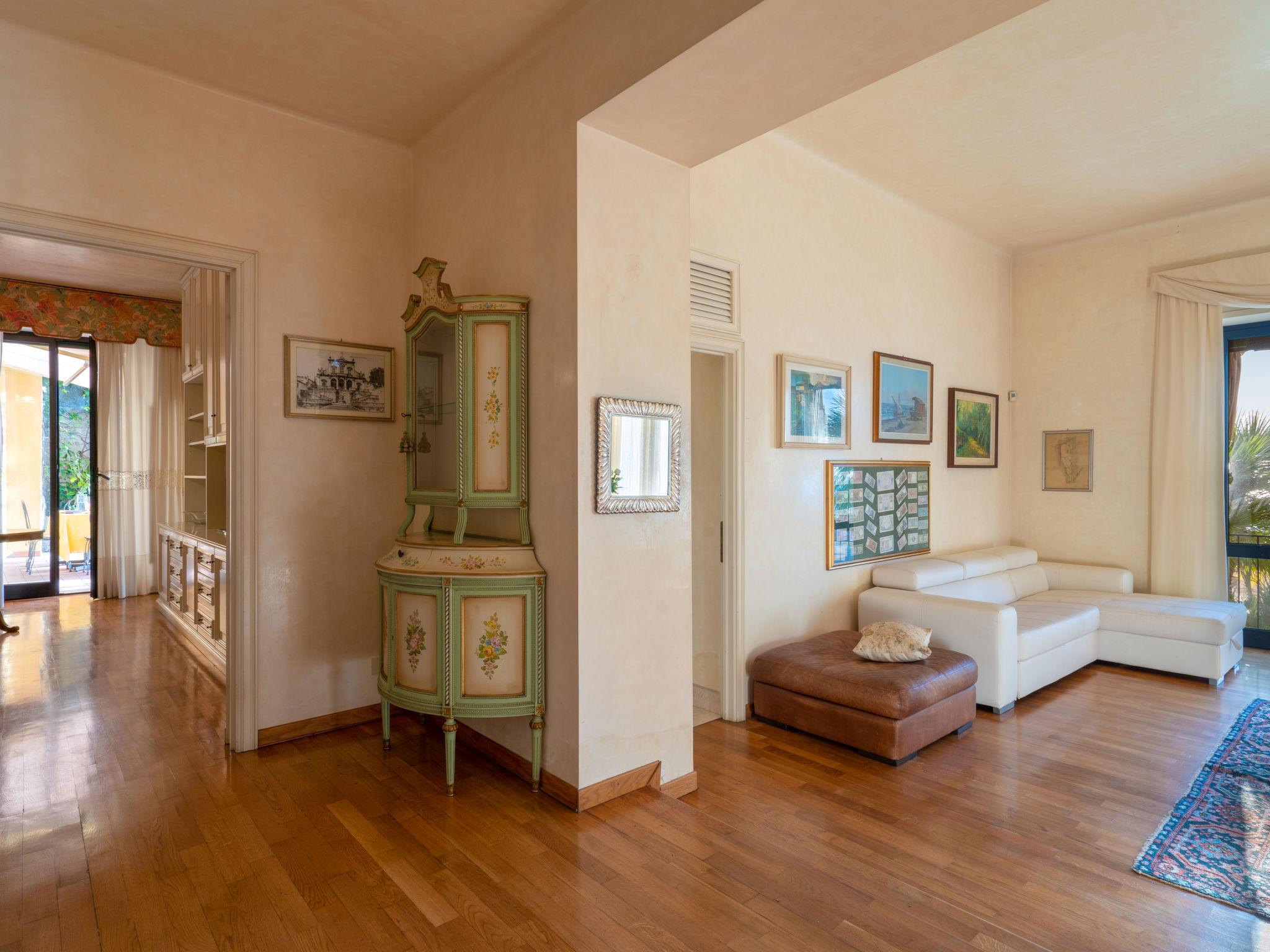 Foto 6 - Apartment mit 2 Schlafzimmern in Imperia mit garten und blick aufs meer