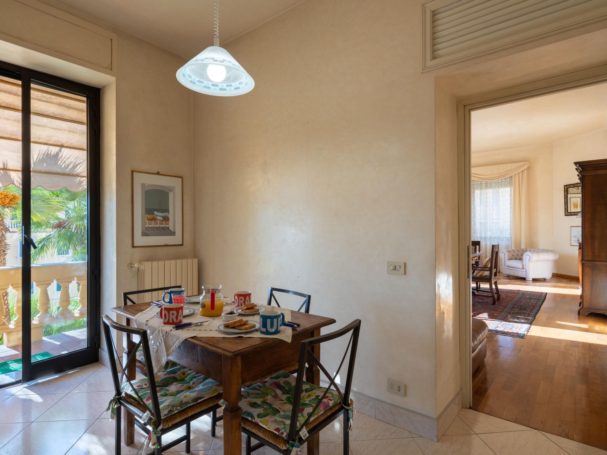 Photo 11 - 2 bedroom Apartment in Imperia with garden and sea view