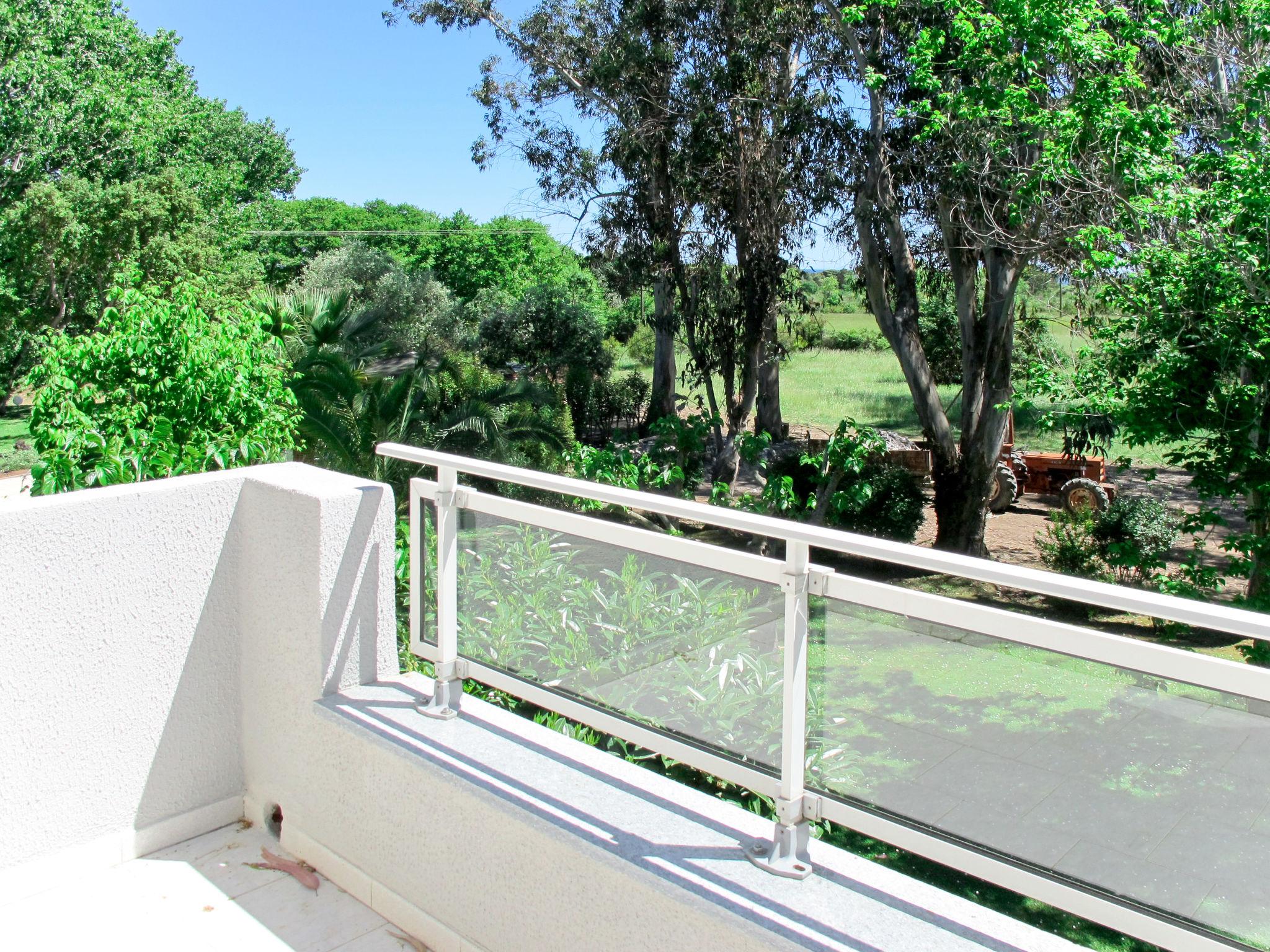 Foto 4 - Apartamento en Valle-di-Campoloro con piscina y vistas al mar