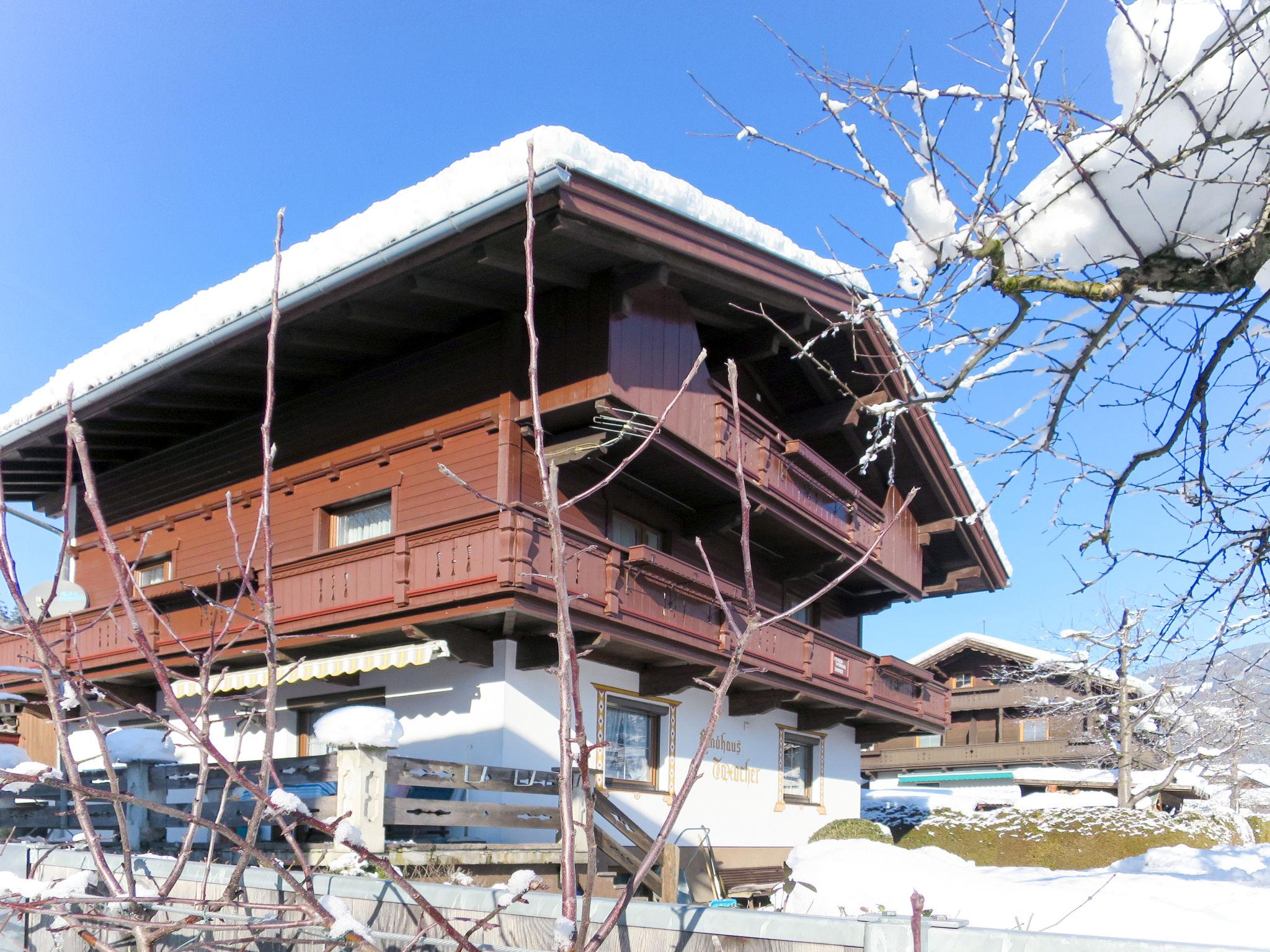 Foto 13 - Apartamento de 3 habitaciones en Aschau im Zillertal con jardín y vistas a la montaña