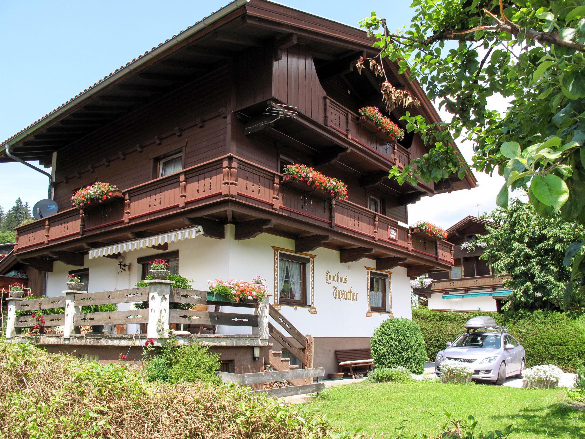 Foto 1 - Apartamento de 3 quartos em Aschau im Zillertal com jardim e vista para a montanha