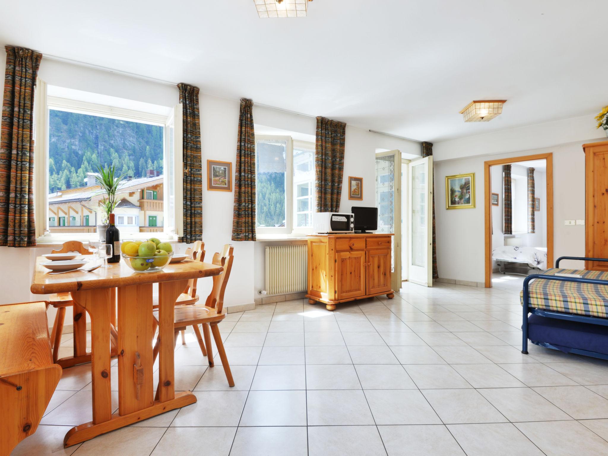 Photo 1 - 1 bedroom Apartment in Campitello di Fassa with mountain view