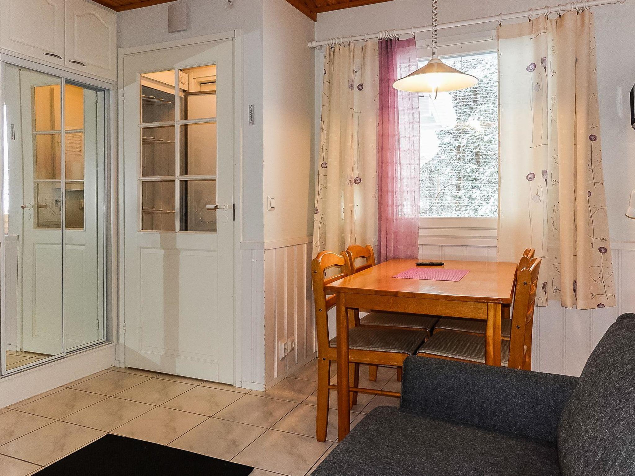 Foto 12 - Casa de 1 habitación en Kittilä con sauna y vistas a la montaña