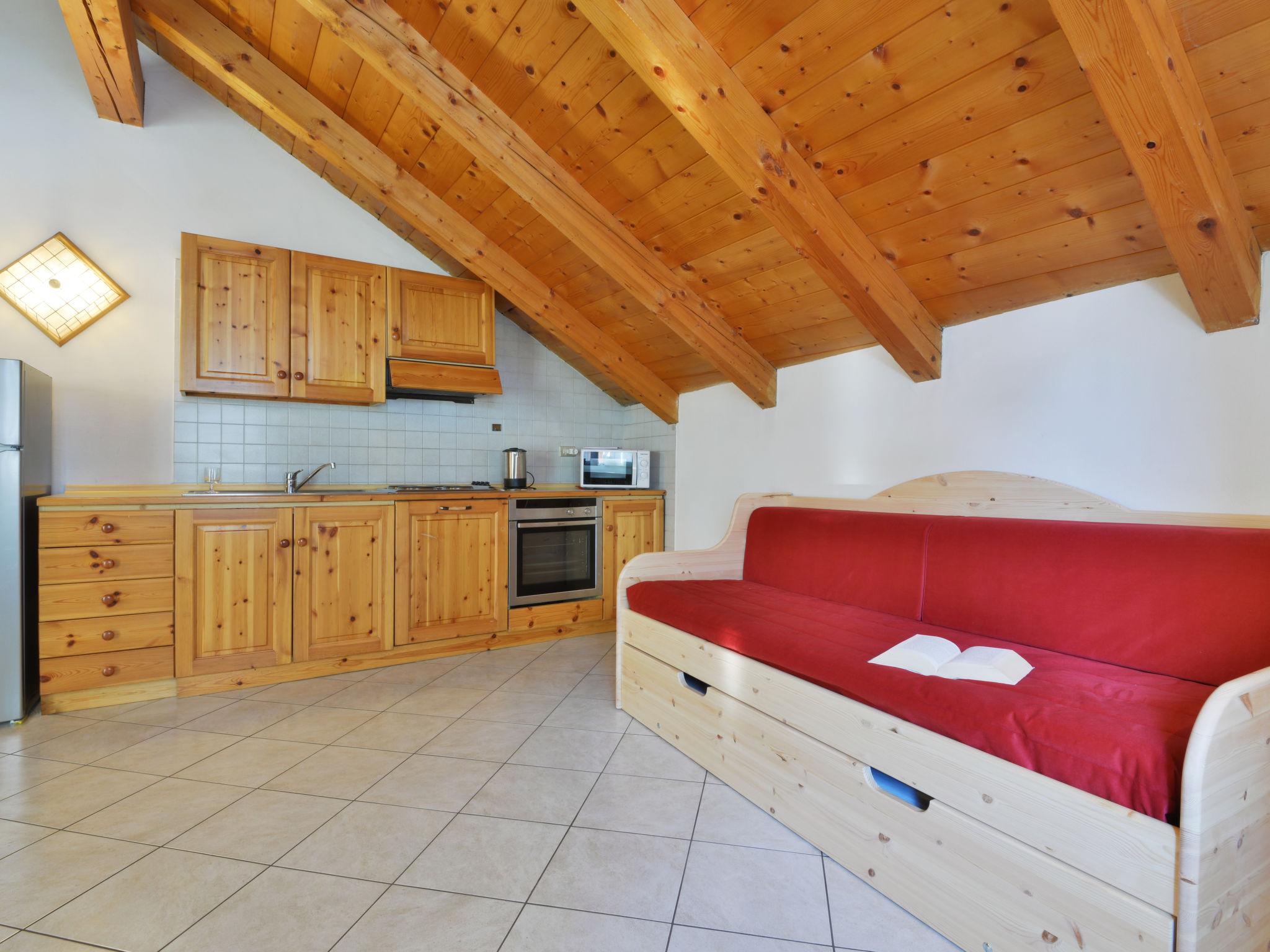 Foto 4 - Apartamento de 1 habitación en Campitello di Fassa con vistas a la montaña