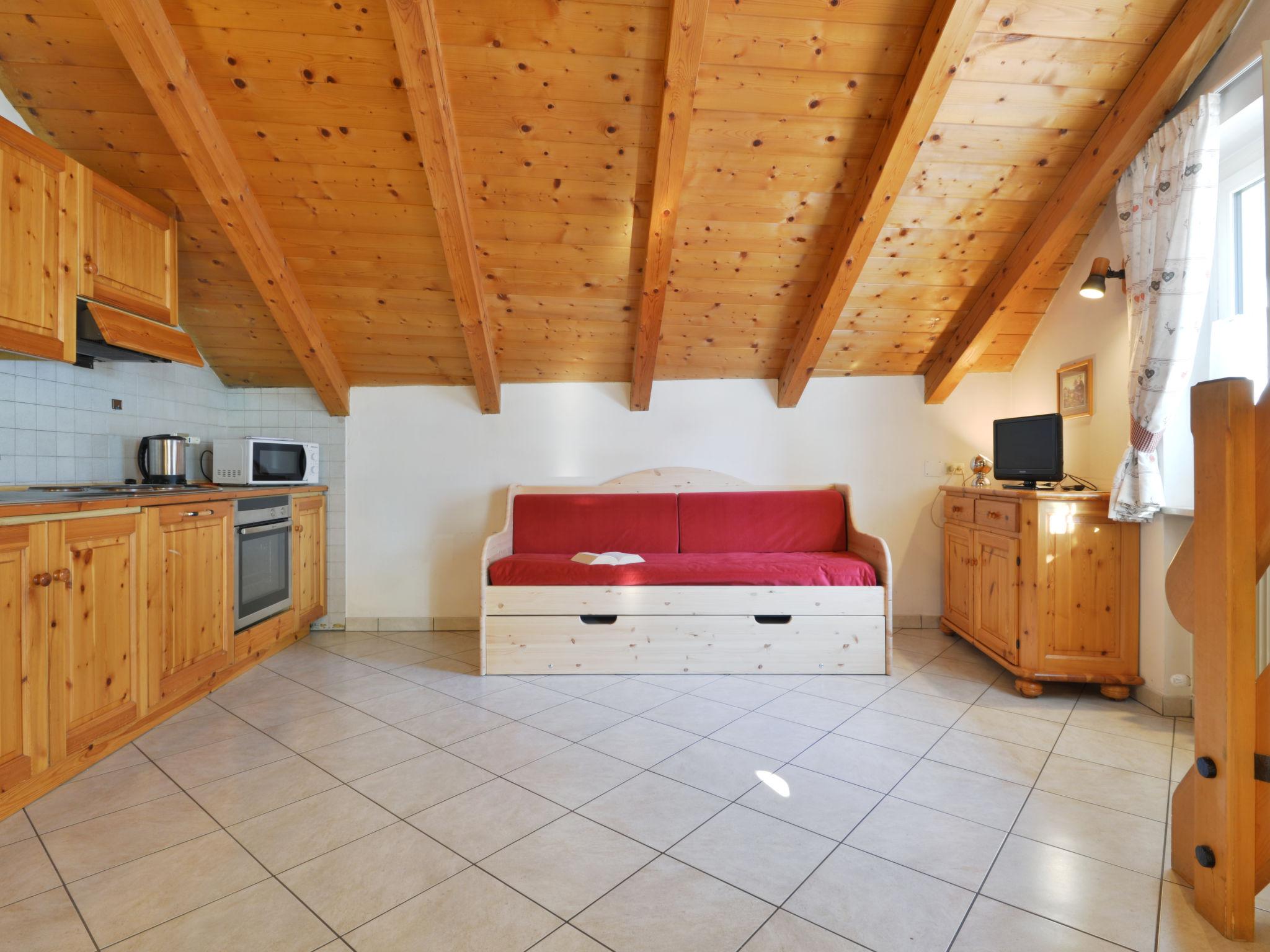 Photo 3 - 1 bedroom Apartment in Campitello di Fassa with mountain view