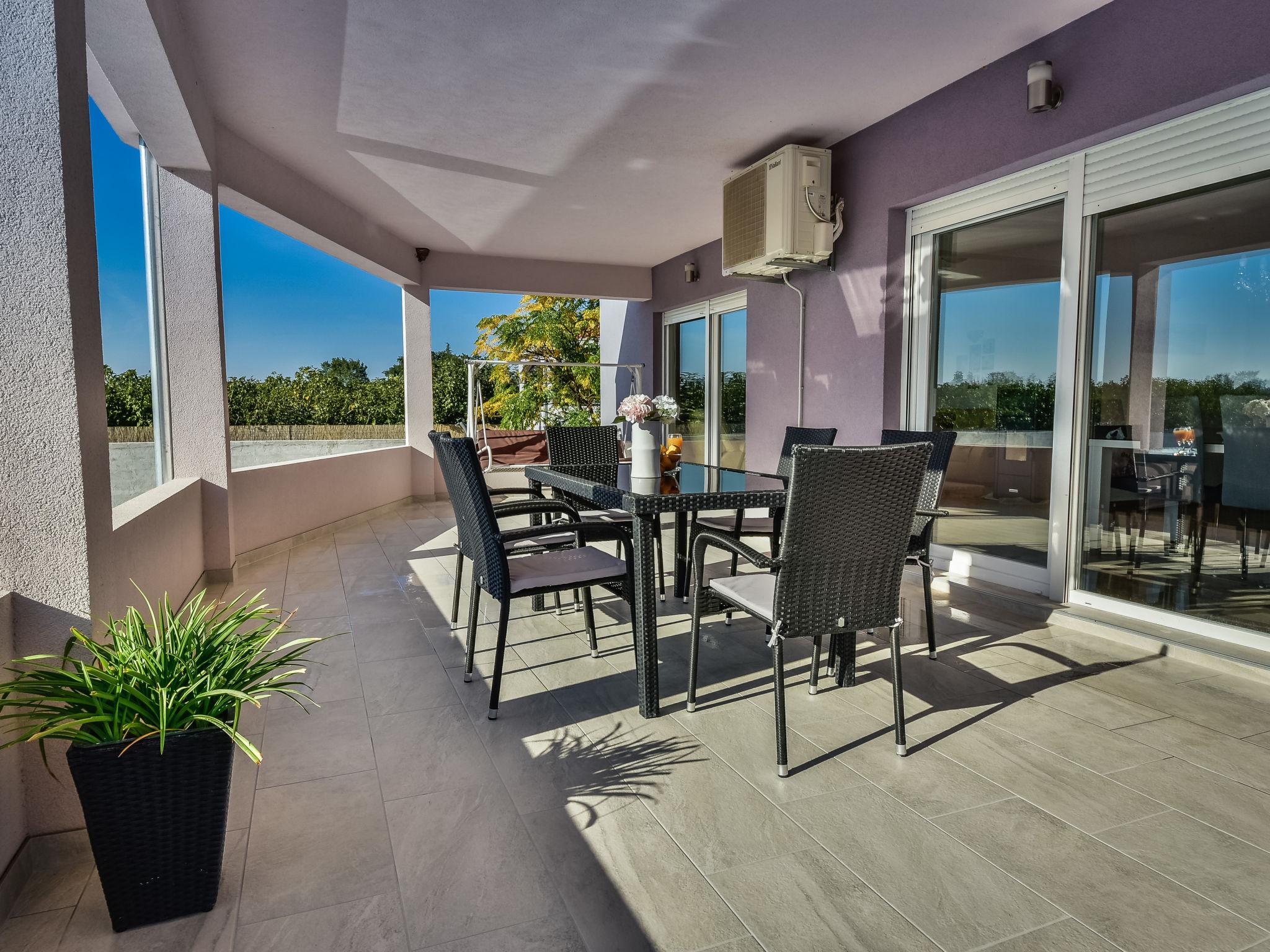 Photo 23 - Maison de 3 chambres à Benkovac avec piscine privée et jardin