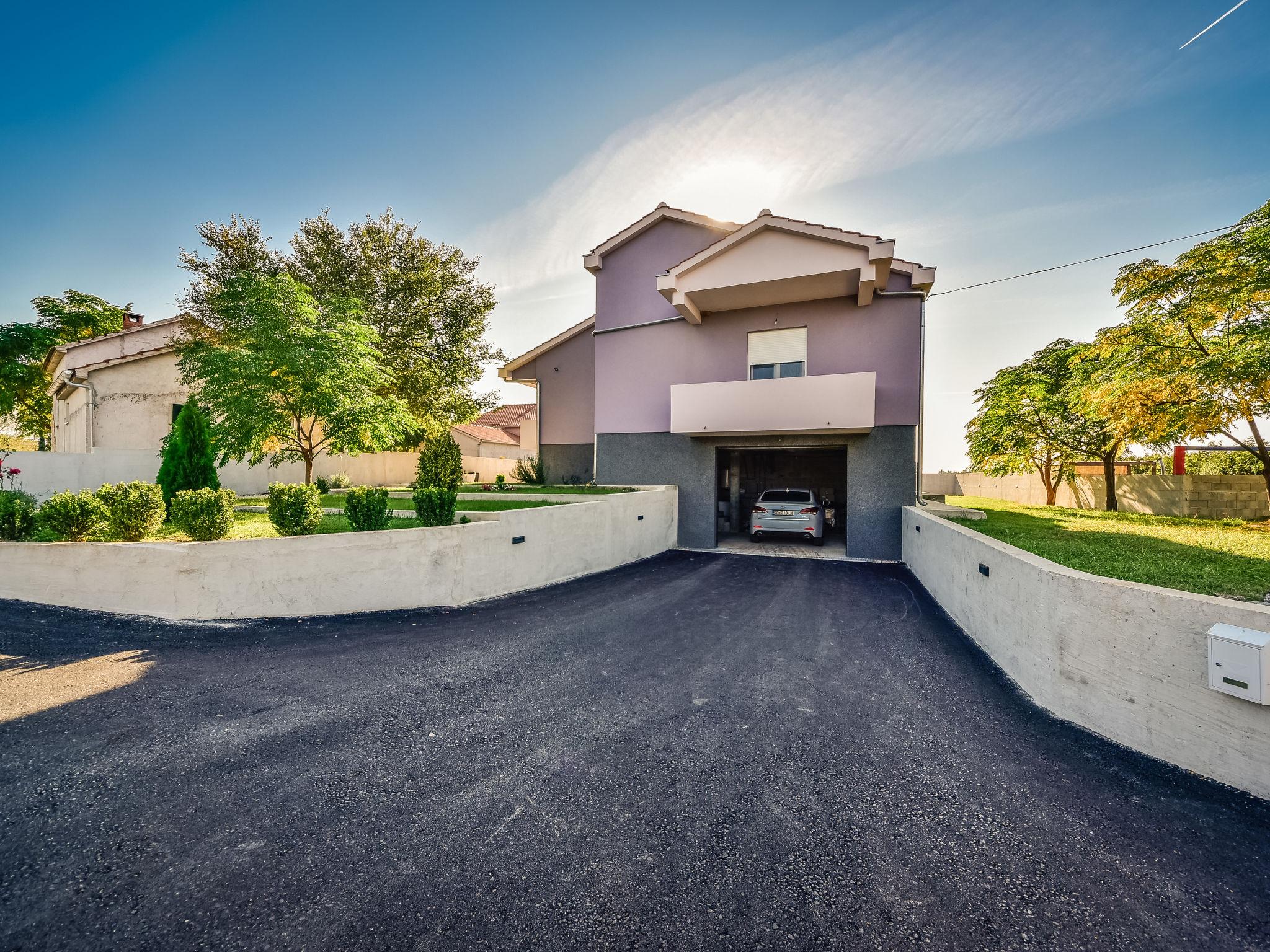 Foto 34 - Casa con 3 camere da letto a Benkovac con piscina privata e vista mare