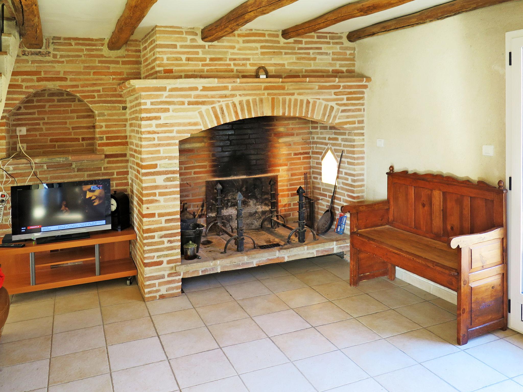 Photo 4 - 5 bedroom House in L'Honor-de-Cos with private pool and garden