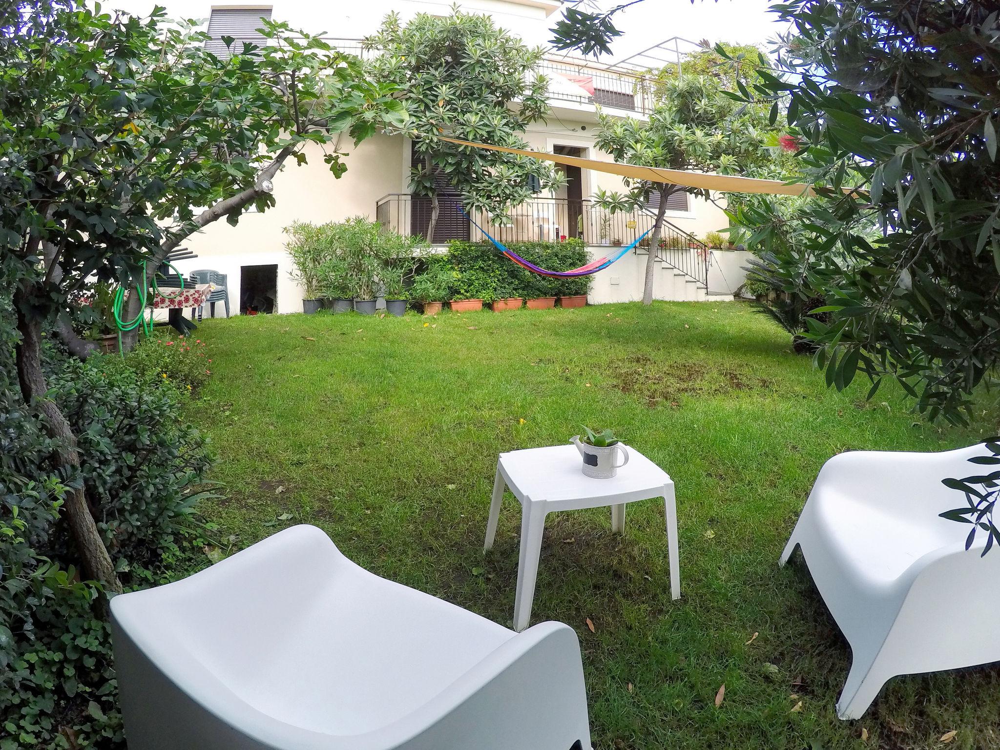 Foto 3 - Apartamento de 3 quartos em Mascali com jardim e vistas do mar