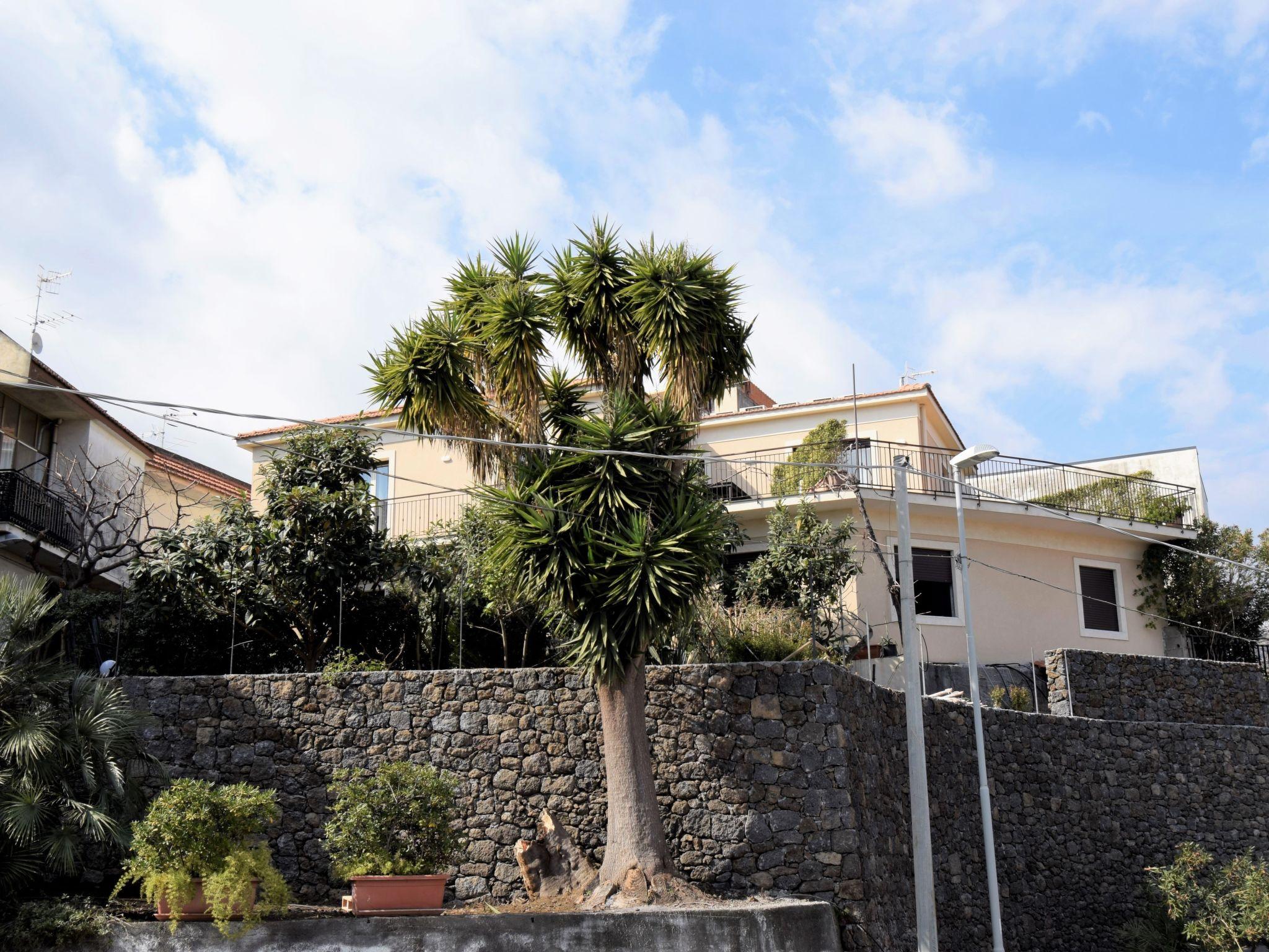 Foto 19 - Apartamento de 3 habitaciones en Mascali con jardín y vistas al mar