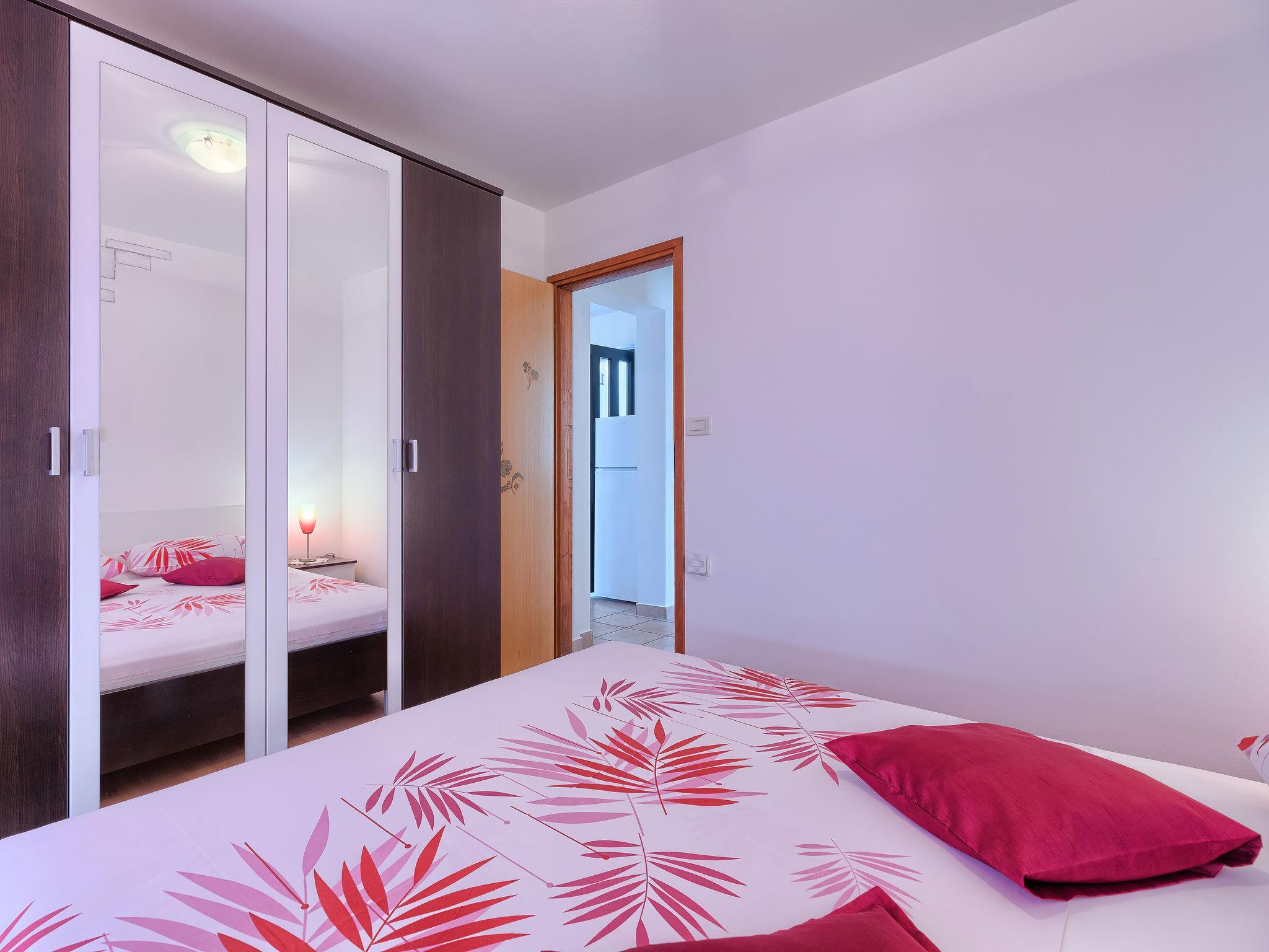 Foto 14 - Apartamento de 1 habitación en Umag con piscina y vistas al mar