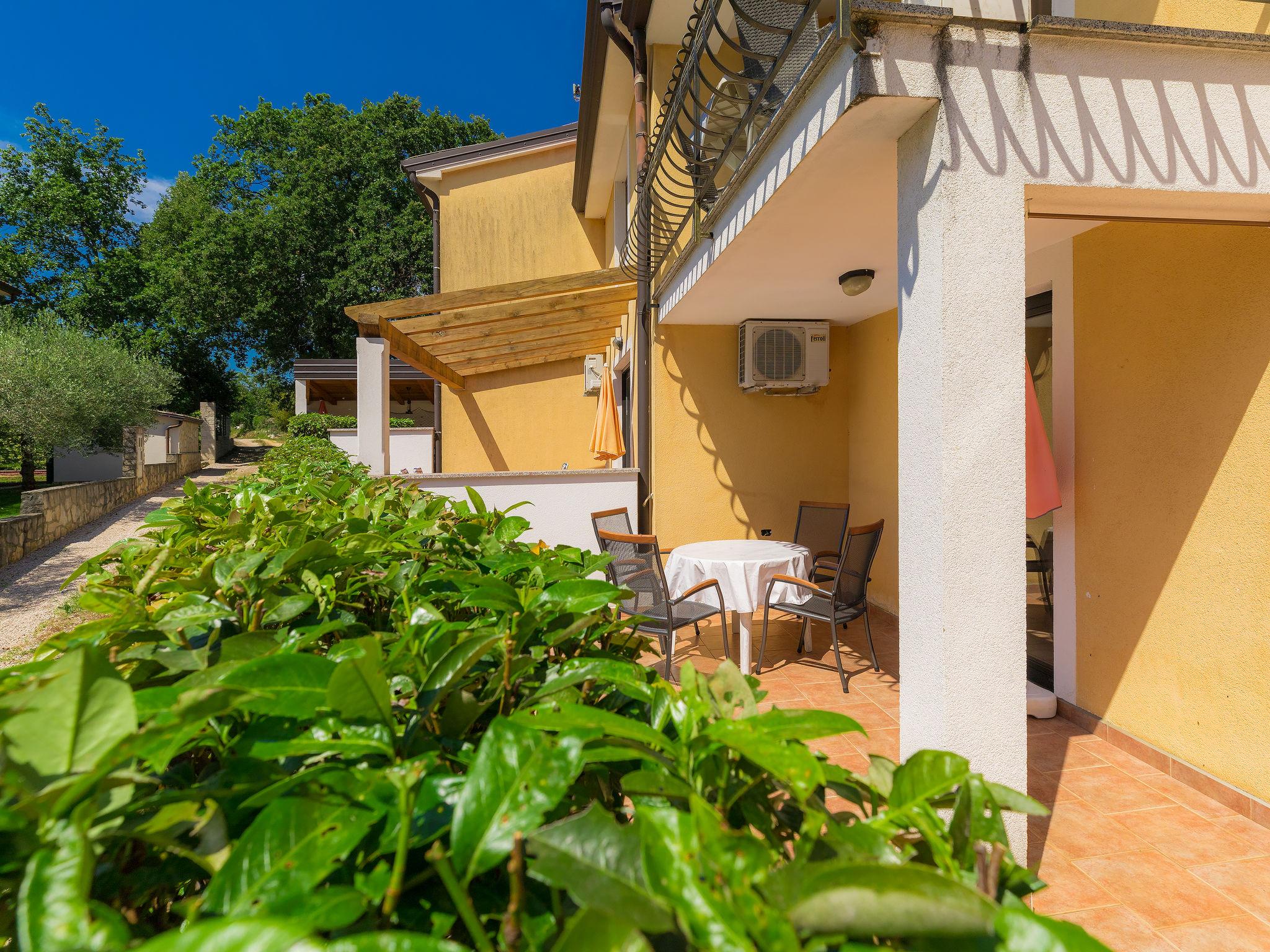 Photo 10 - Appartement de 1 chambre à Umag avec piscine et vues à la mer