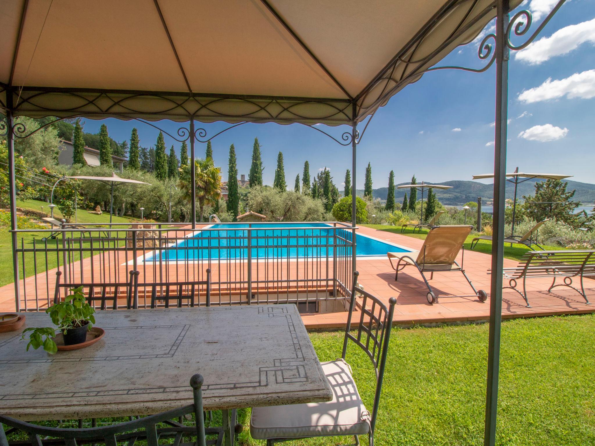 Foto 25 - Casa con 2 camere da letto a Magione con piscina privata e vista sulle montagne