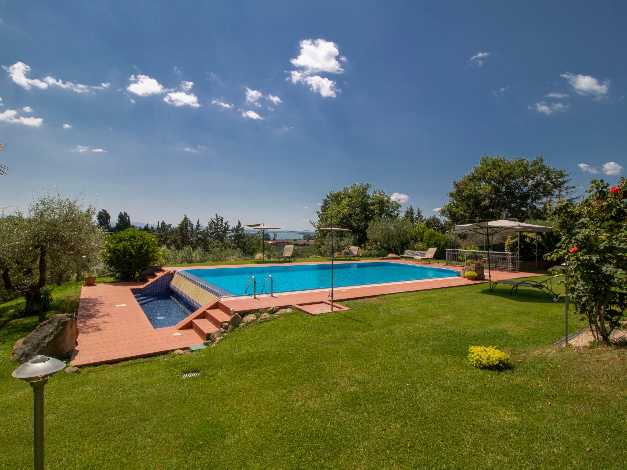 Foto 23 - Casa de 2 quartos em Magione com piscina privada e vista para a montanha