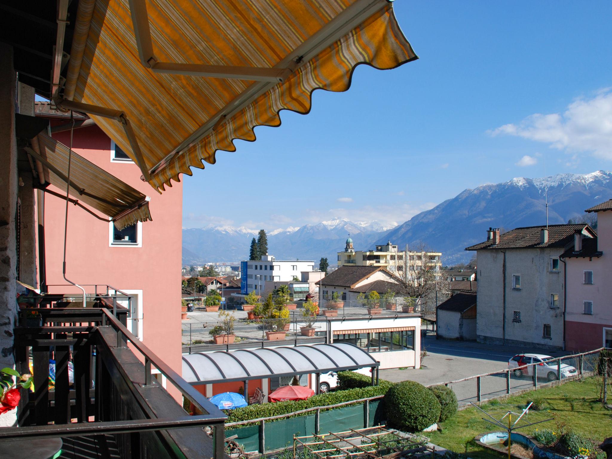 Photo 1 - Appartement de 1 chambre à Losone avec vues sur la montagne