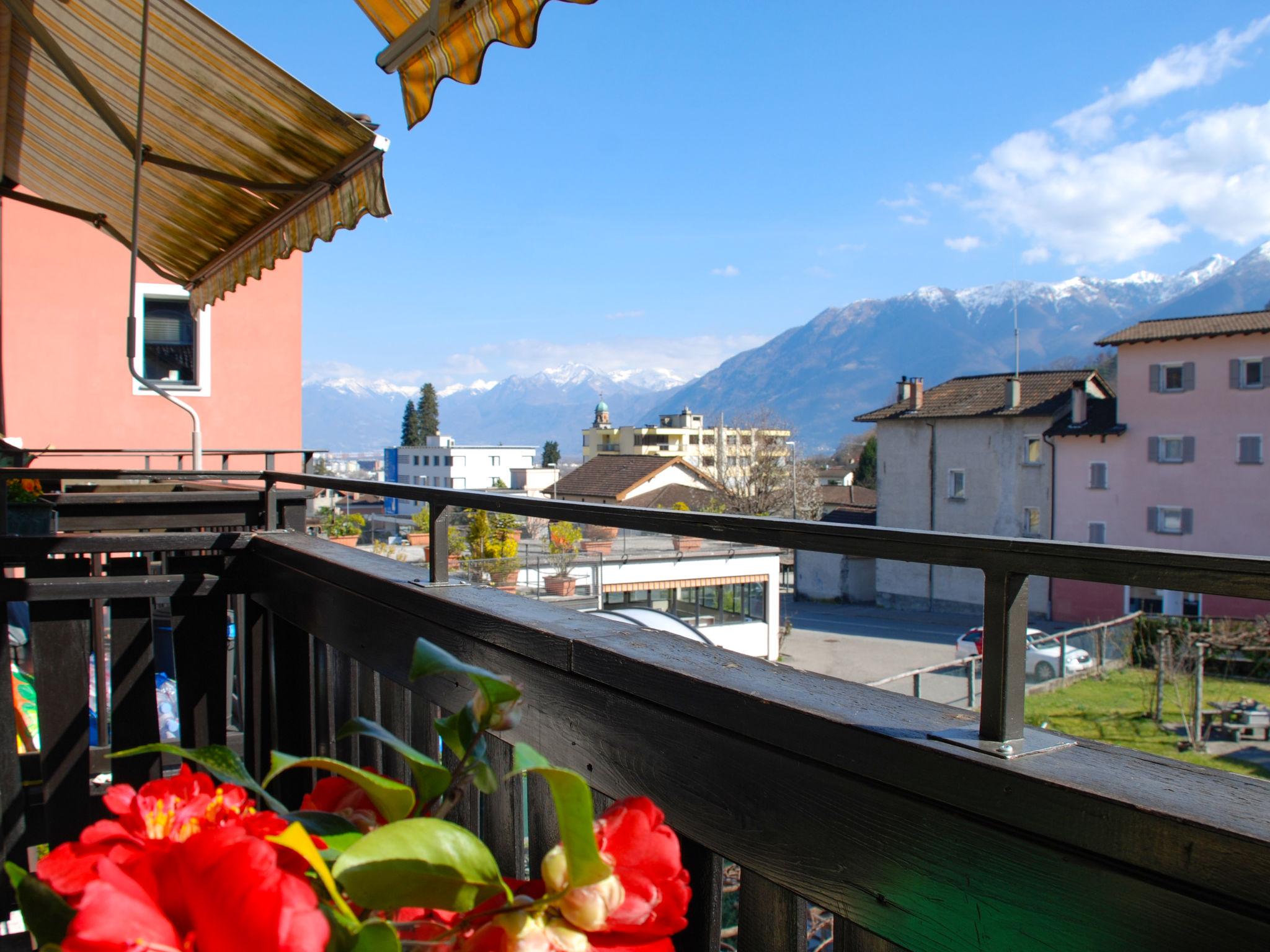 Photo 6 - Appartement de 1 chambre à Losone avec vues sur la montagne