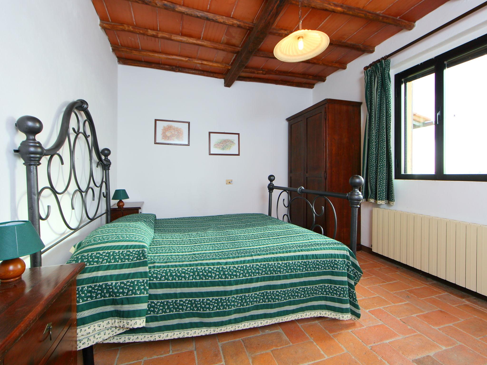 Photo 17 - Appartement de 4 chambres à Asciano avec piscine