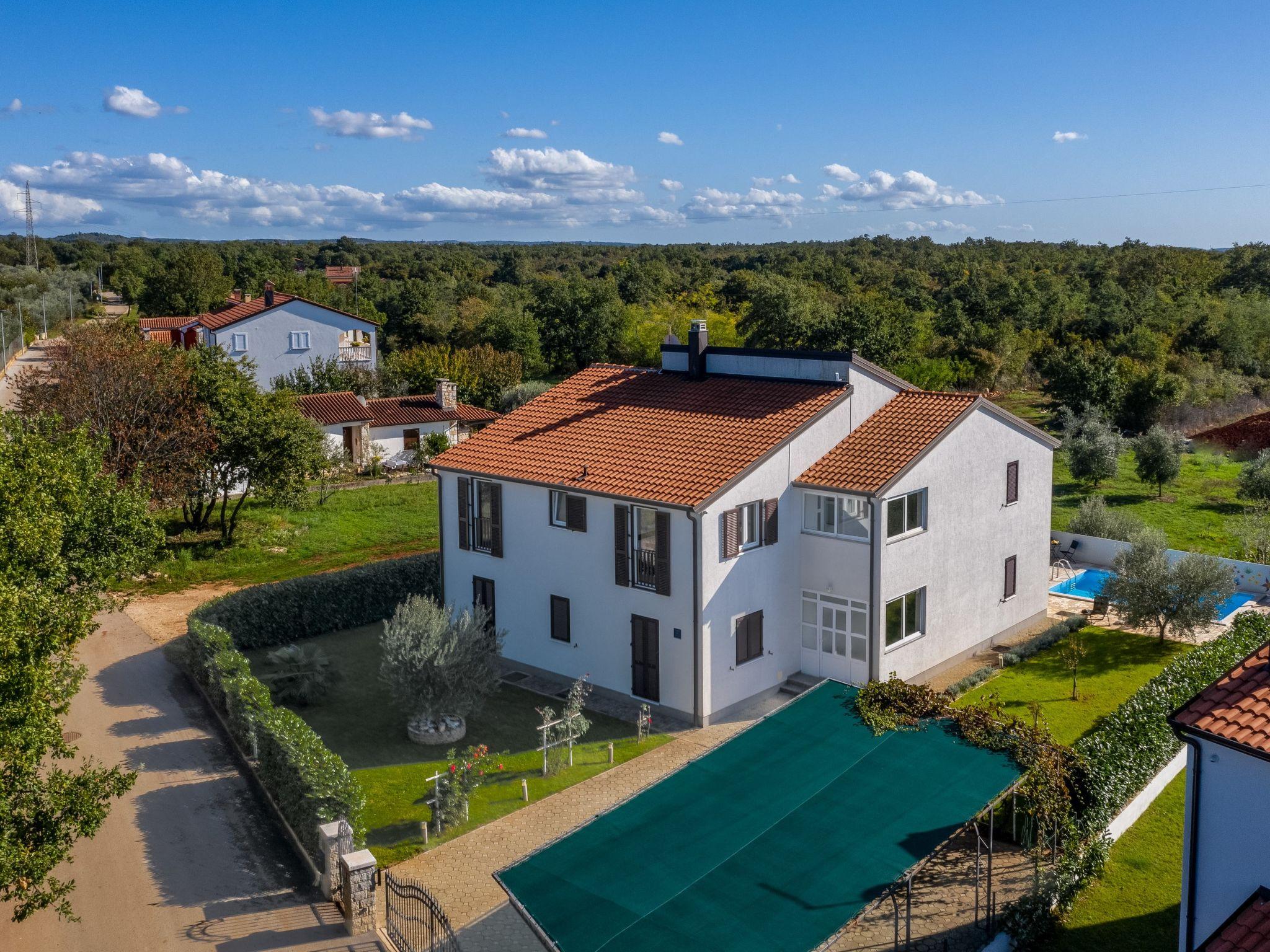 Foto 20 - Apartamento de 1 quarto em Poreč com piscina e vistas do mar
