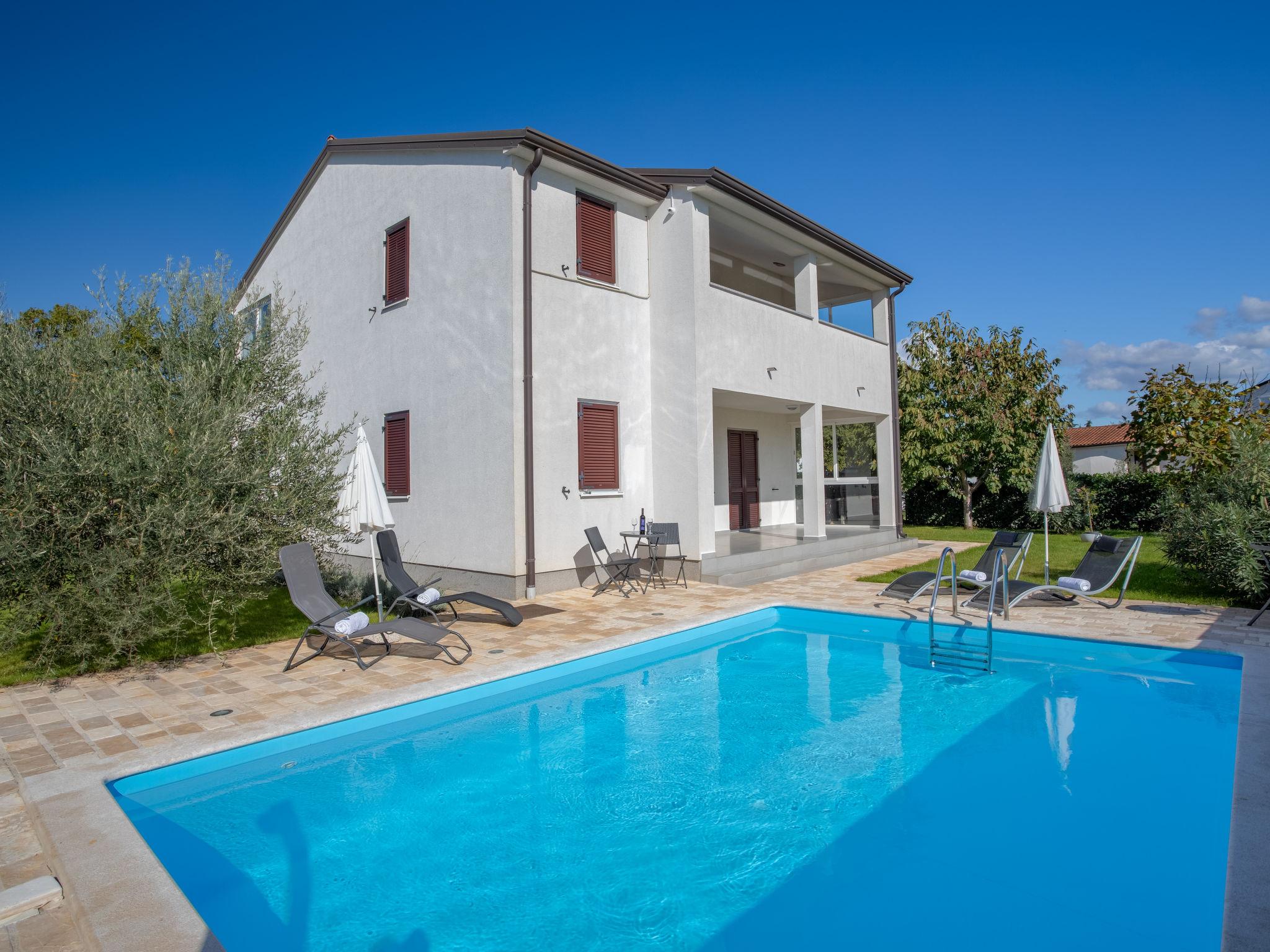 Foto 5 - Apartment mit 1 Schlafzimmer in Poreč mit schwimmbad und blick aufs meer