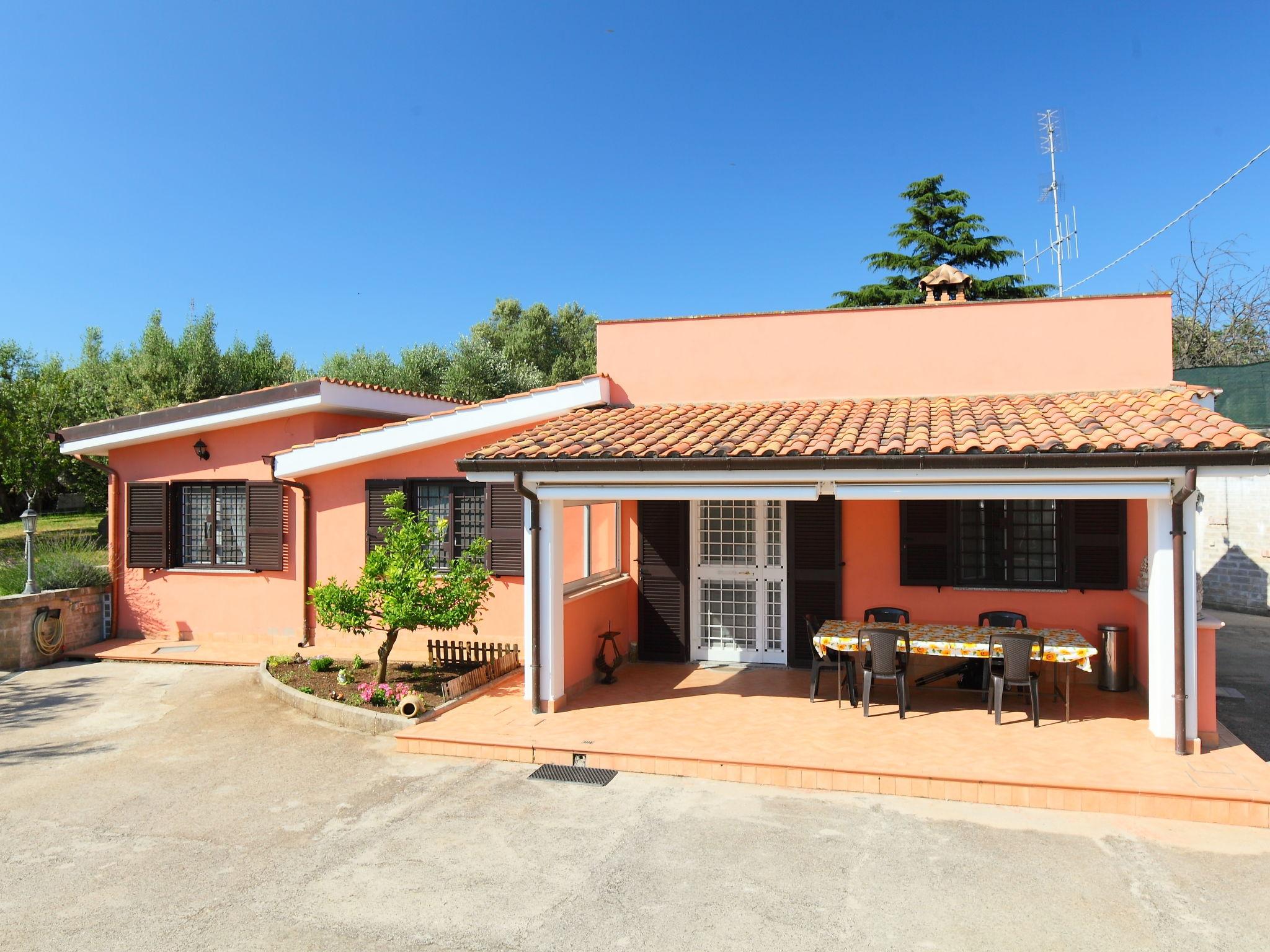 Photo 5 - Maison de 2 chambres à Lanuvio avec jardin