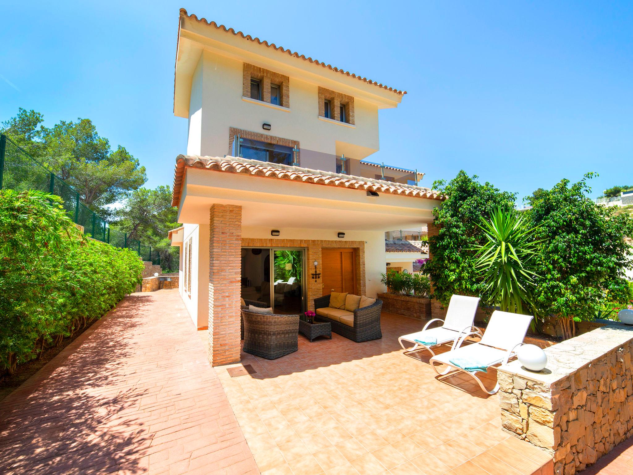 Foto 2 - Haus mit 2 Schlafzimmern in Calp mit schwimmbad und blick aufs meer