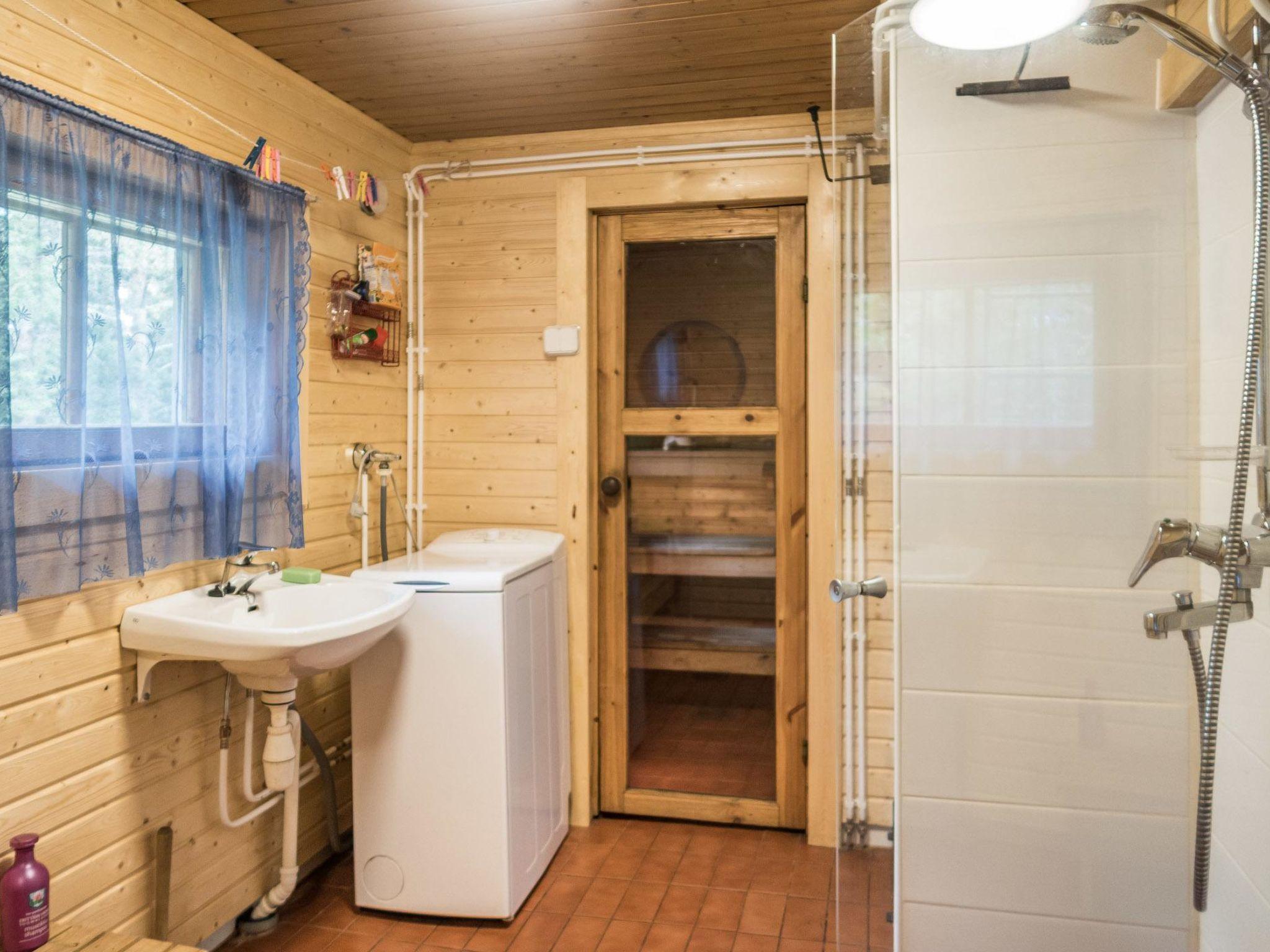 Foto 16 - Haus mit 1 Schlafzimmer in Sotkamo mit sauna