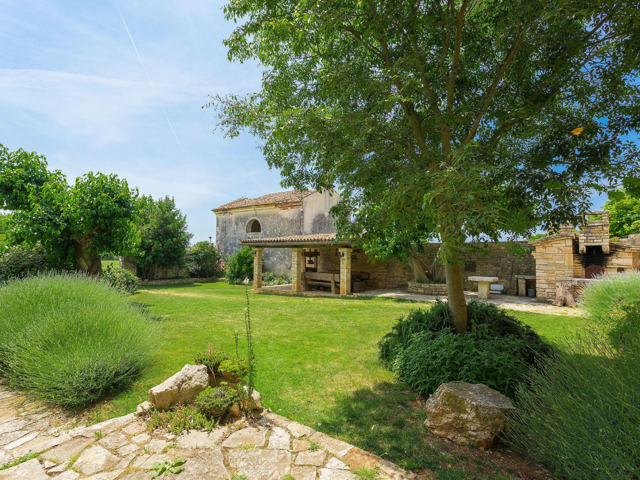 Foto 58 - Casa con 7 camere da letto a Vodnjan con piscina privata e vista mare