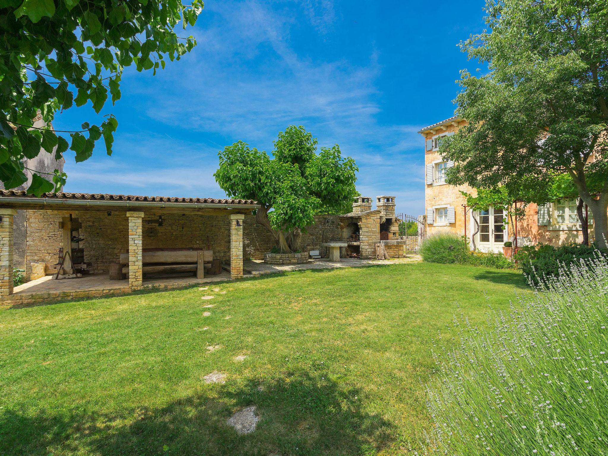 Foto 60 - Casa de 7 quartos em Vodnjan com piscina privada e vistas do mar