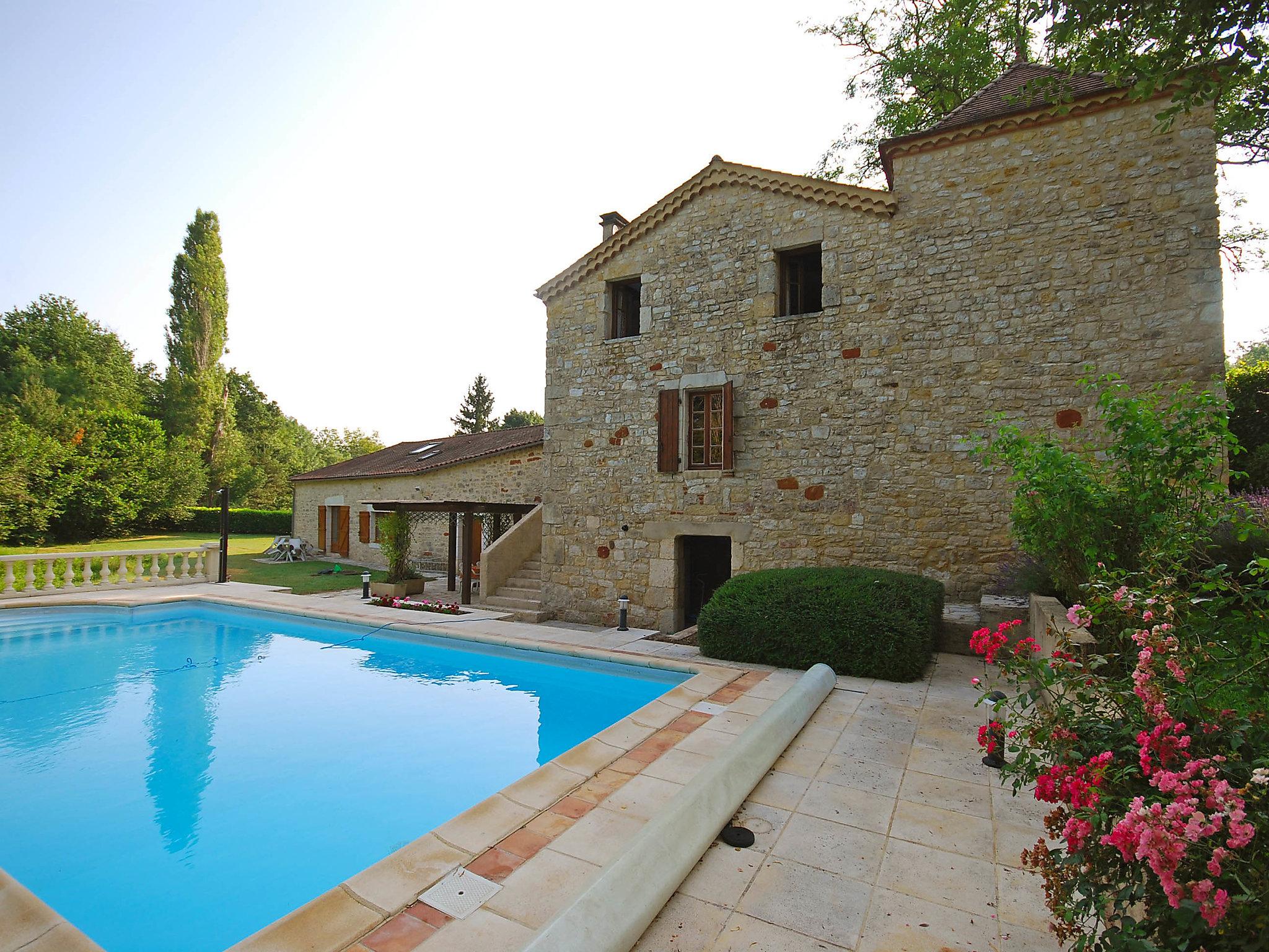Foto 22 - Casa con 6 camere da letto a Grézels con piscina privata e terrazza
