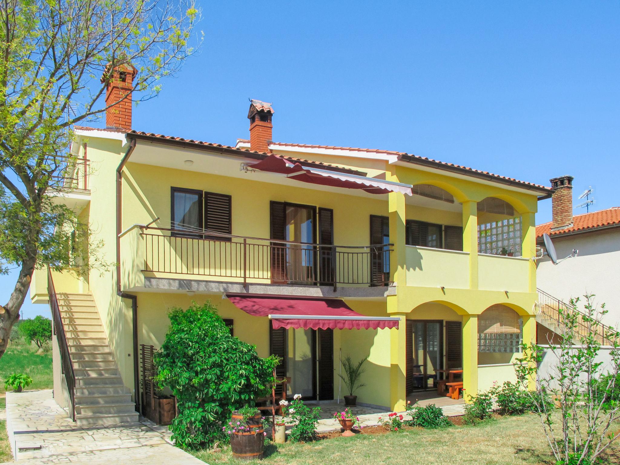 Foto 1 - Apartamento de 2 habitaciones en Vodnjan con terraza y vistas al mar