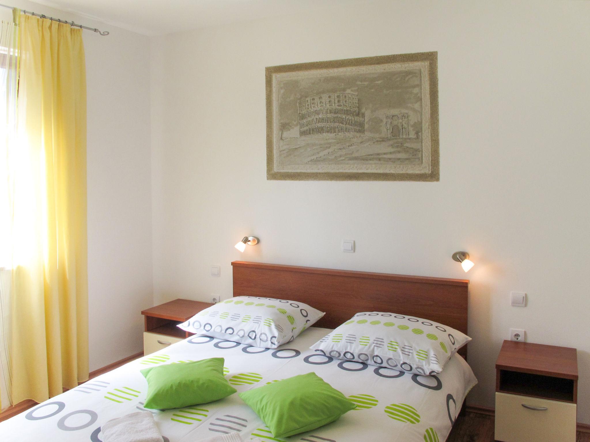 Foto 5 - Appartamento con 2 camere da letto a Vodnjan con terrazza e vista mare