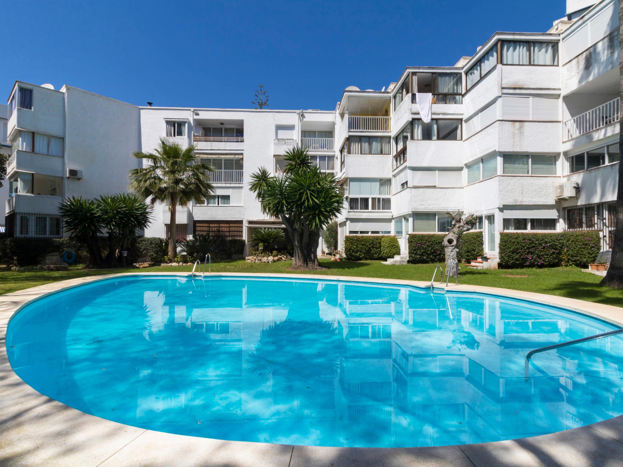 Foto 1 - Apartamento de 2 quartos em Marbella com piscina e vistas do mar