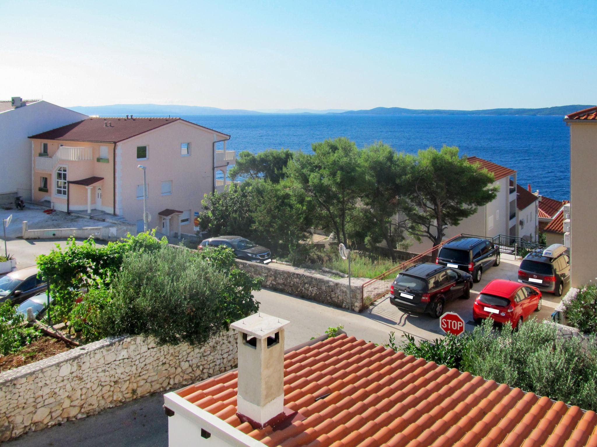 Photo 12 - Appartement de 2 chambres à Okrug avec terrasse et vues à la mer