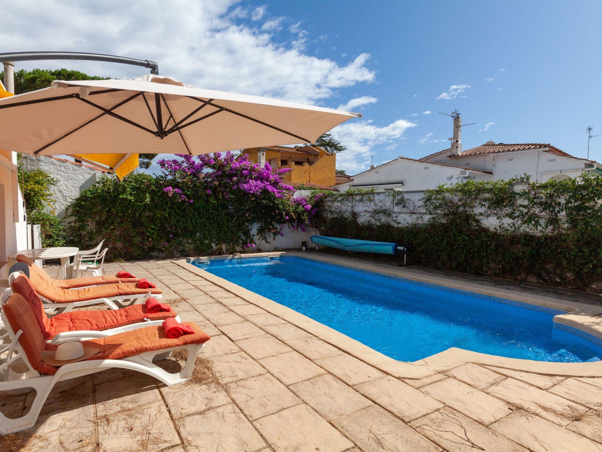 Foto 1 - Casa de 3 habitaciones en l'Escala con piscina privada y vistas al mar