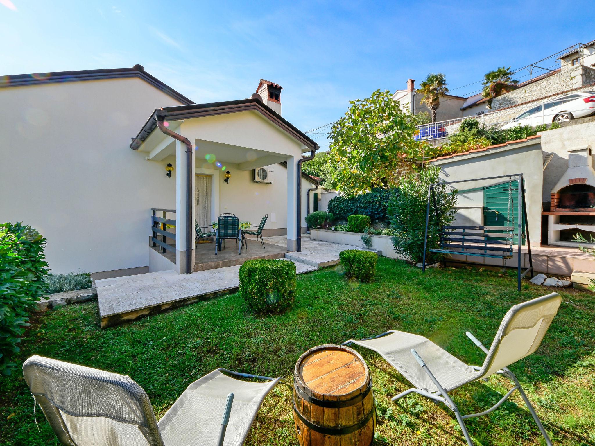 Photo 9 - Maison de 1 chambre à Mošćenička Draga avec jardin et terrasse