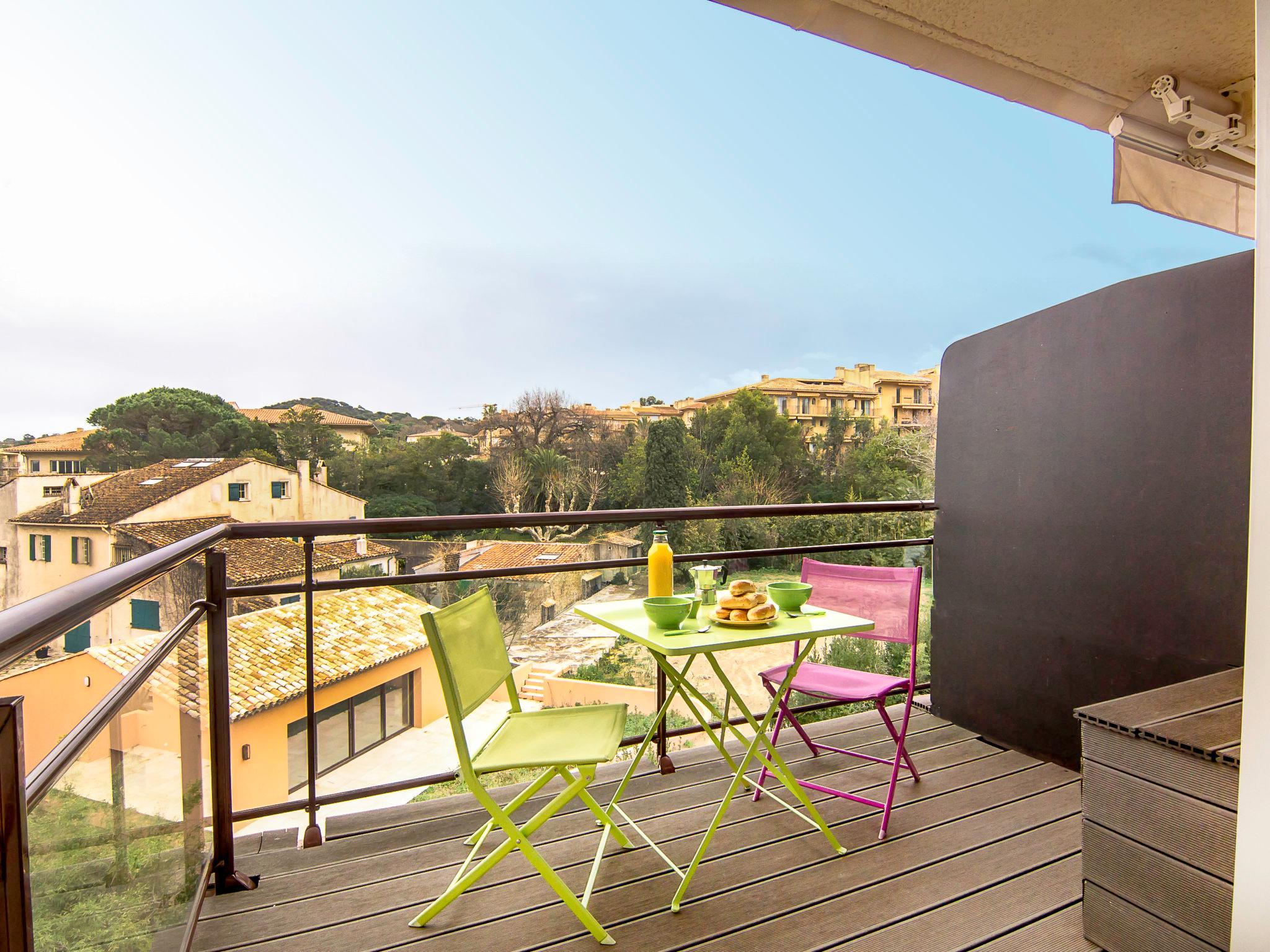 Foto 12 - Apartamento en Saint-Tropez con piscina y vistas al mar