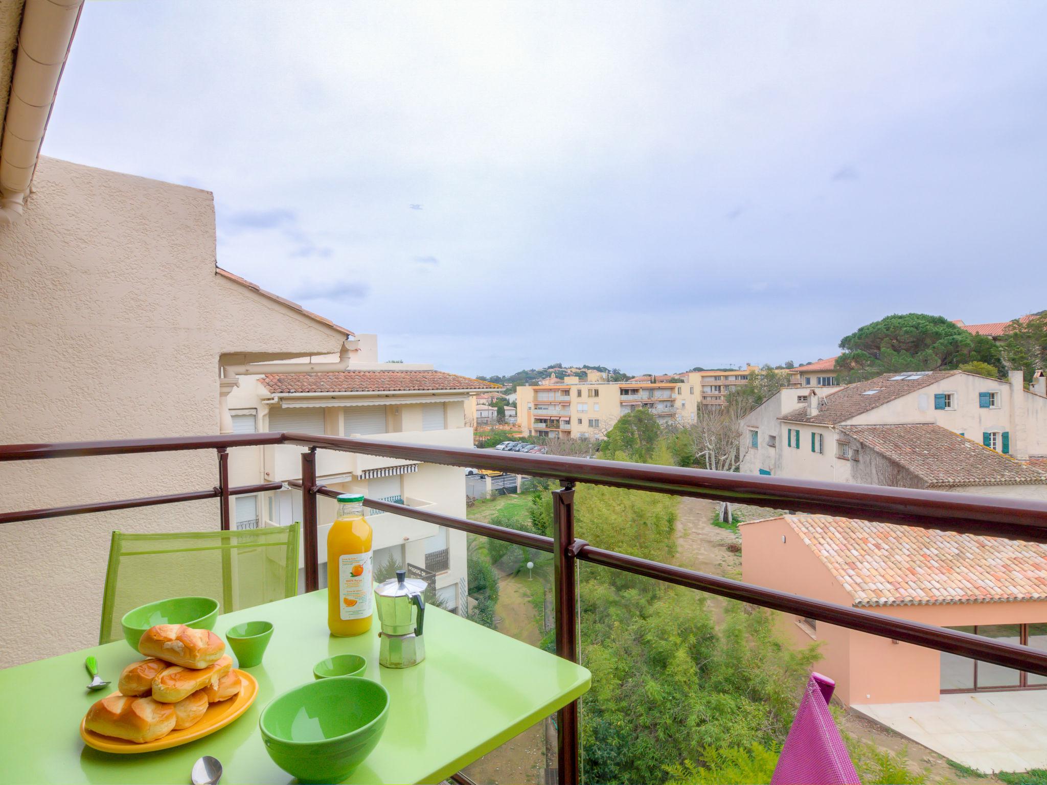 Foto 11 - Apartamento en Saint-Tropez con piscina y vistas al mar
