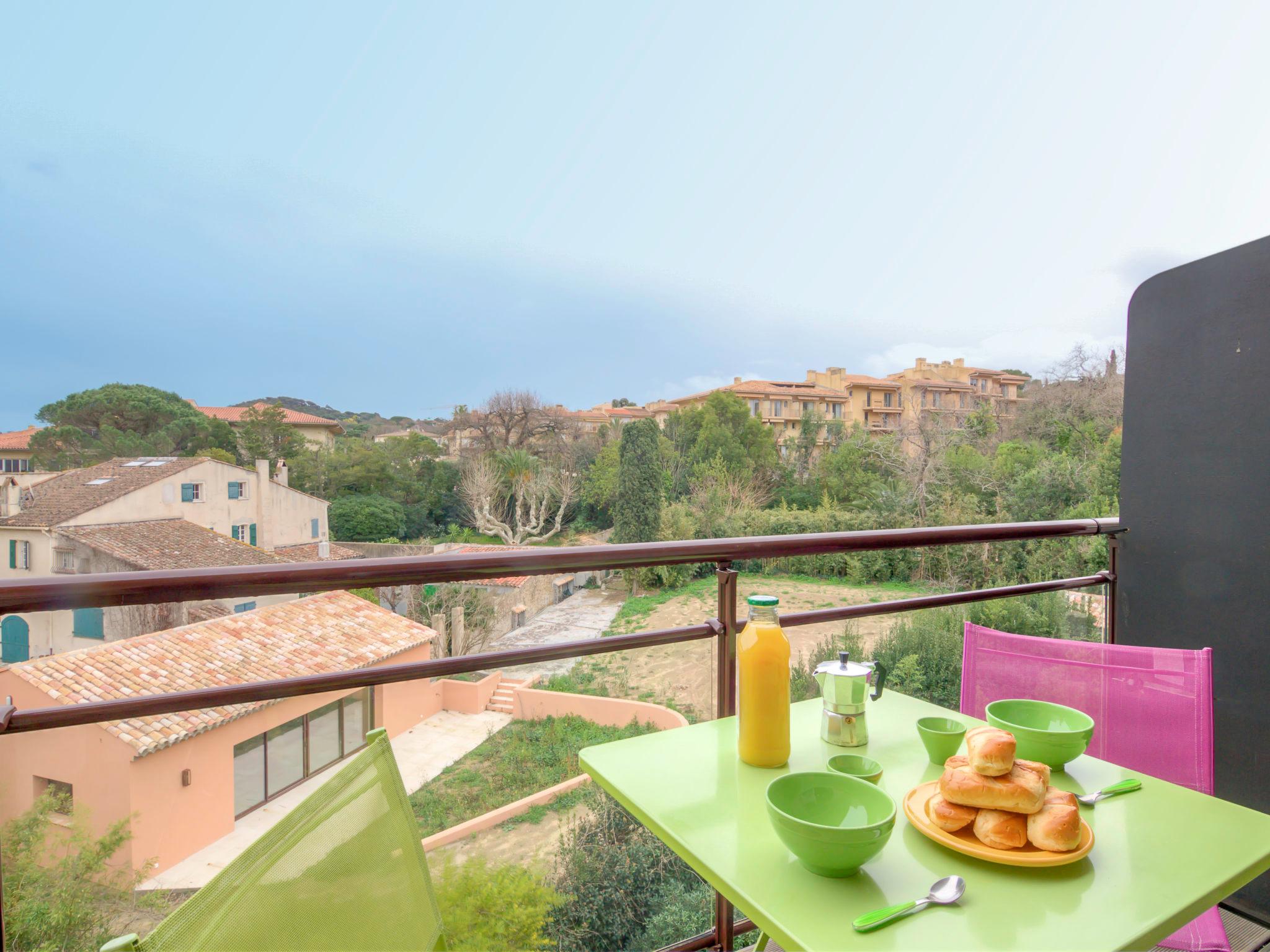 Foto 1 - Appartamento a Saint-Tropez con piscina e vista mare