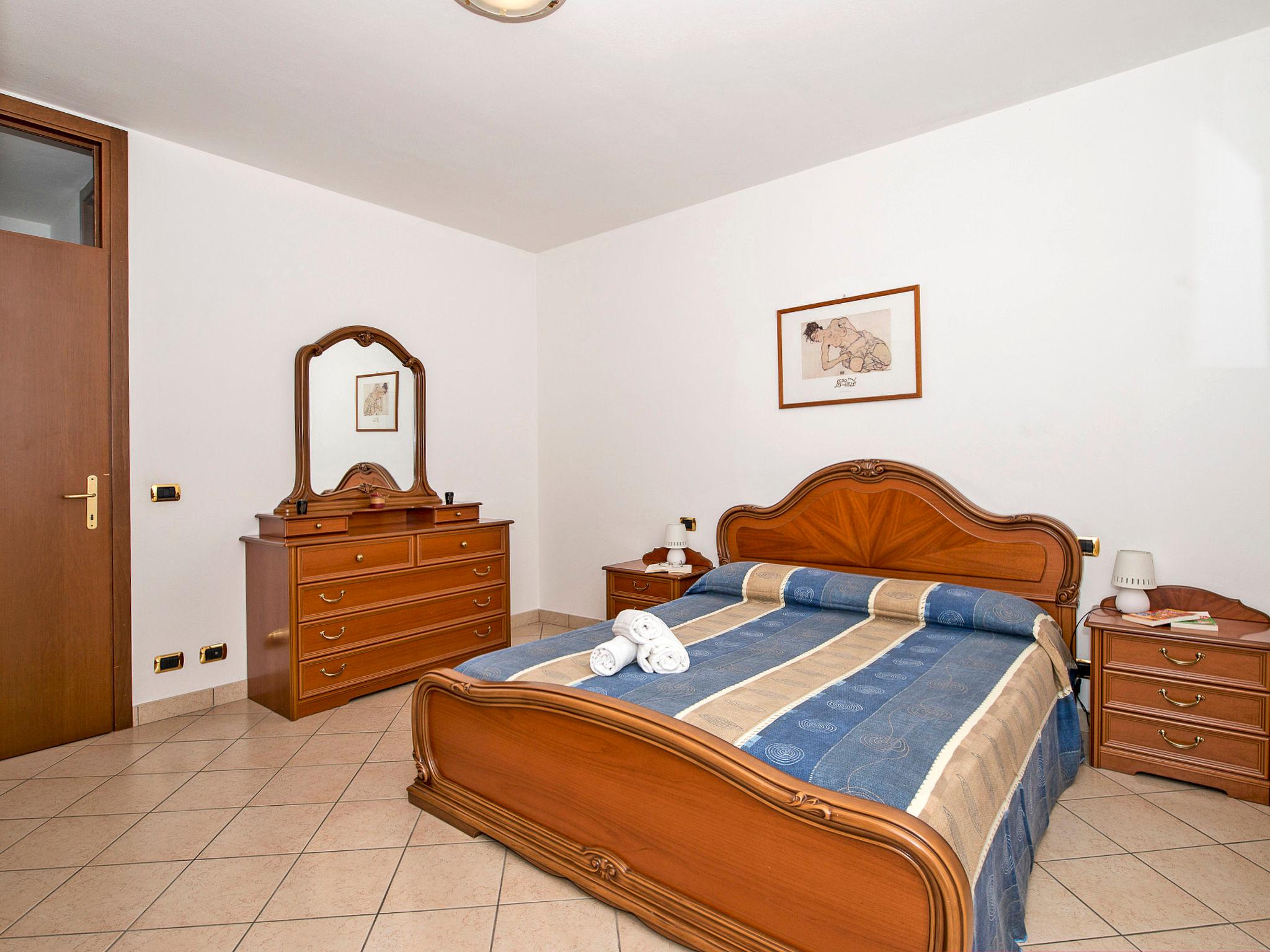 Foto 8 - Apartamento de 1 quarto em Bardolino com piscina e jardim