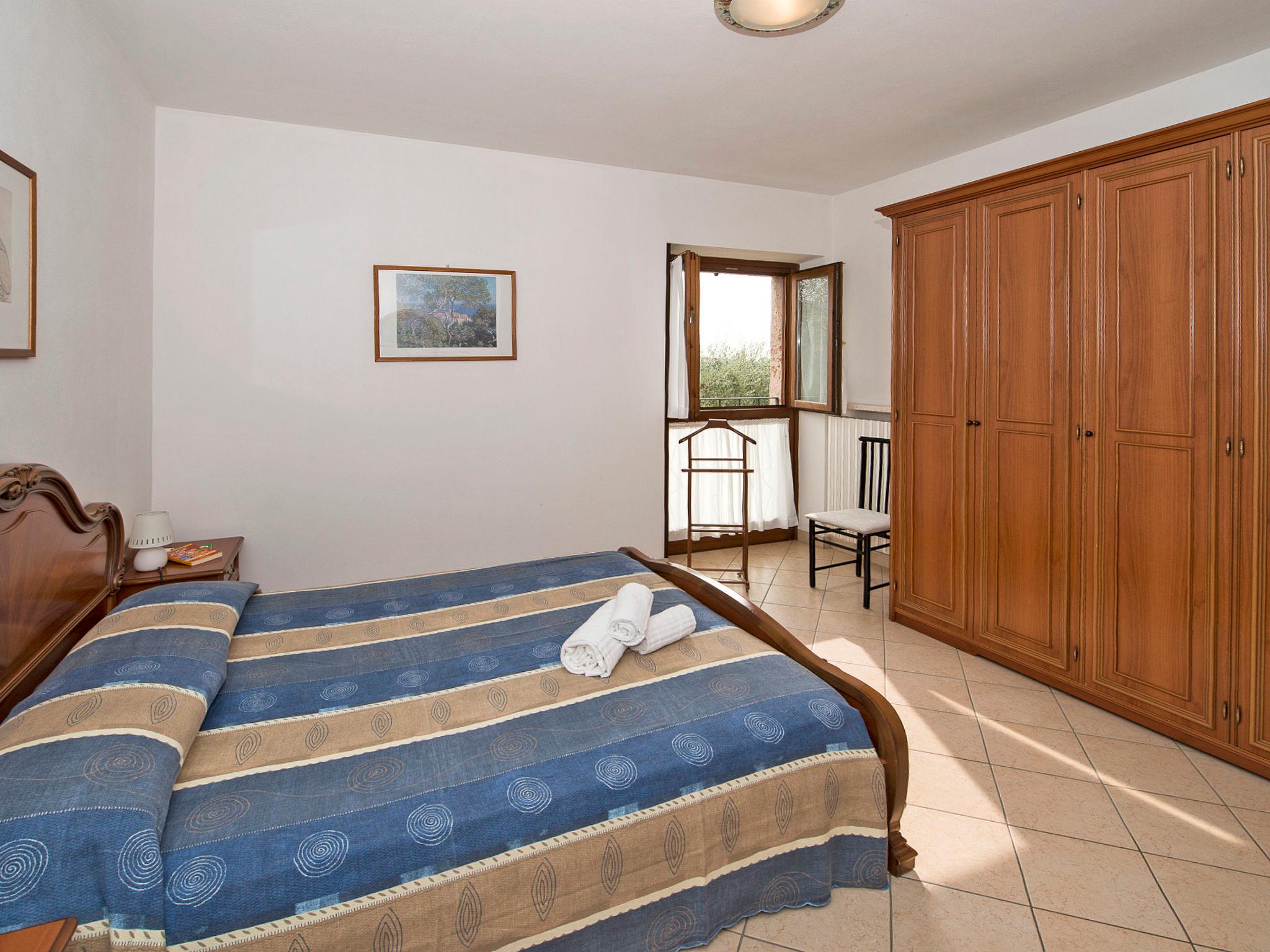 Photo 7 - 1 bedroom Apartment in Bardolino with swimming pool and mountain view