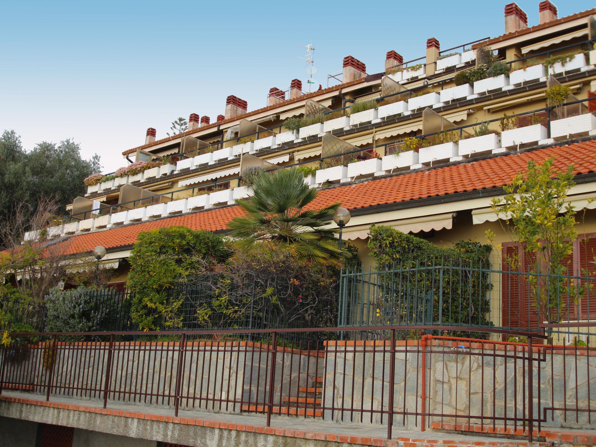 Photo 6 - Appartement de 2 chambres à Ospedaletti avec piscine et terrasse