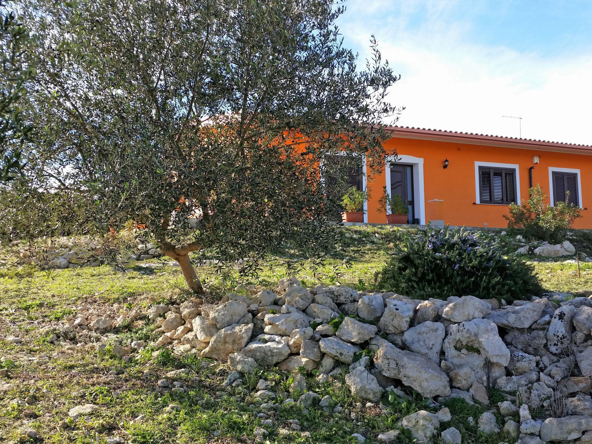 Photo 3 - Maison de 4 chambres à Floridia avec terrasse et vues à la mer