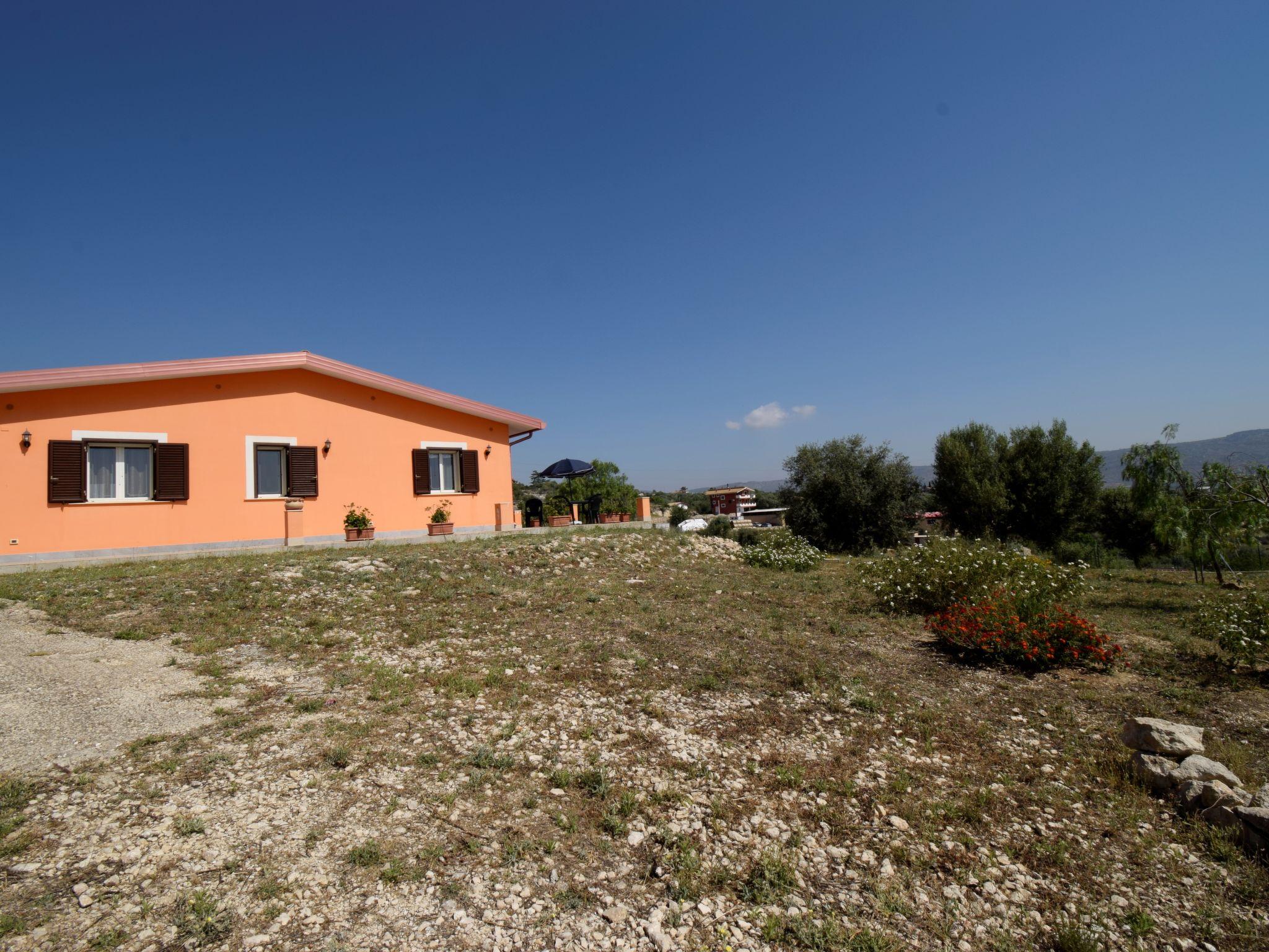 Photo 30 - Maison de 4 chambres à Floridia avec terrasse et vues à la mer