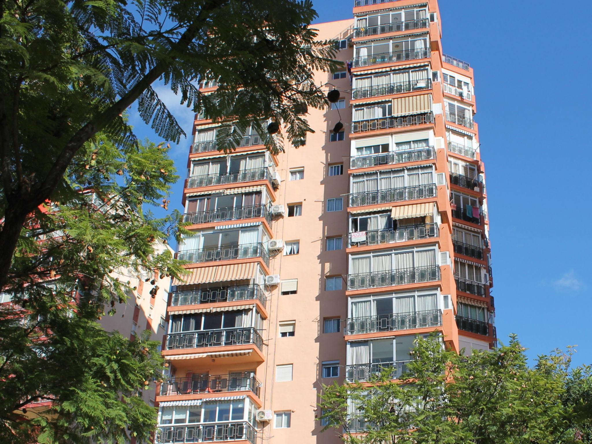 Foto 11 - Apartment mit 1 Schlafzimmer in Benidorm mit schwimmbad und terrasse