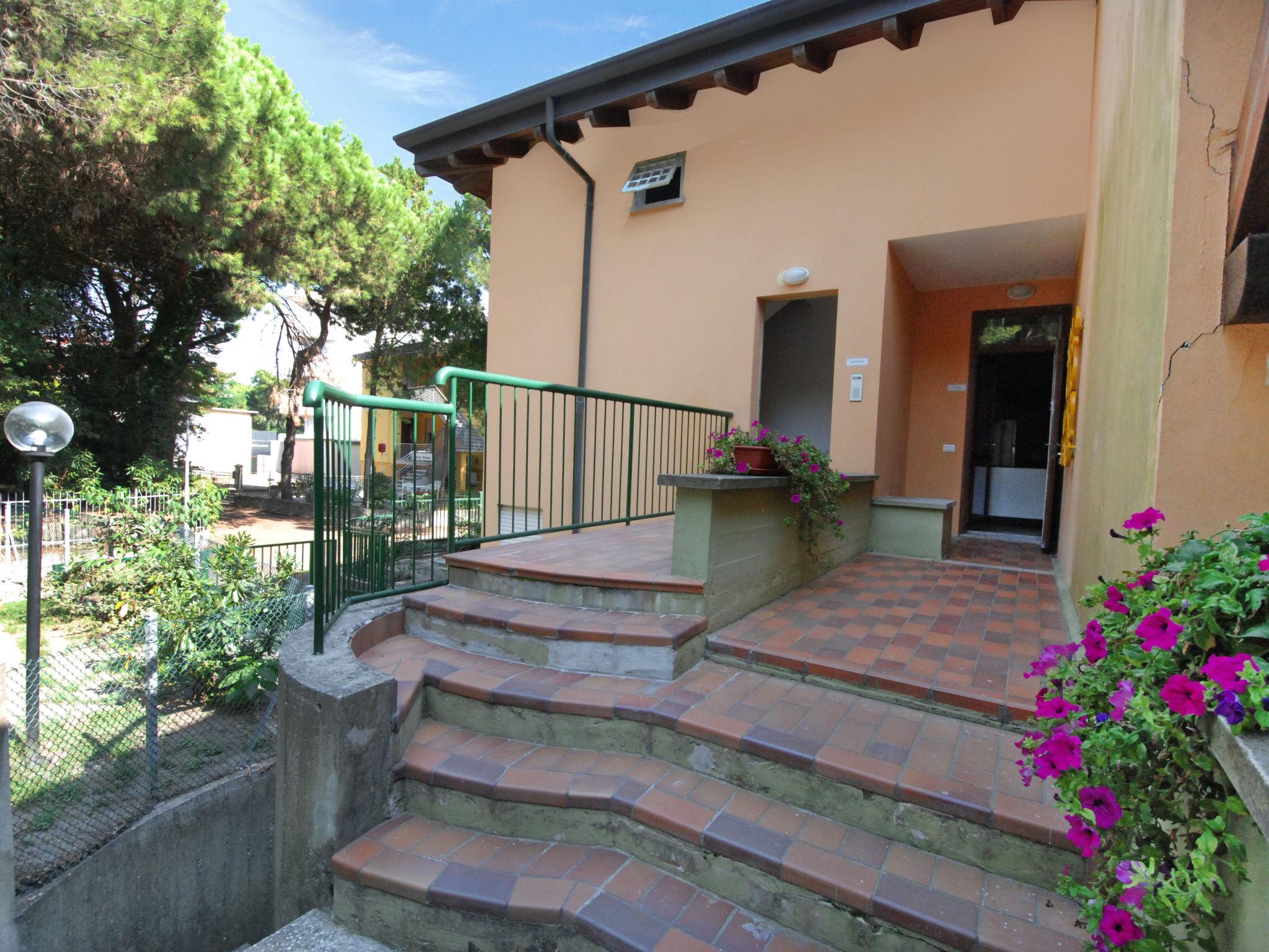 Photo 11 - Appartement de 2 chambres à Rosolina avec jardin et terrasse